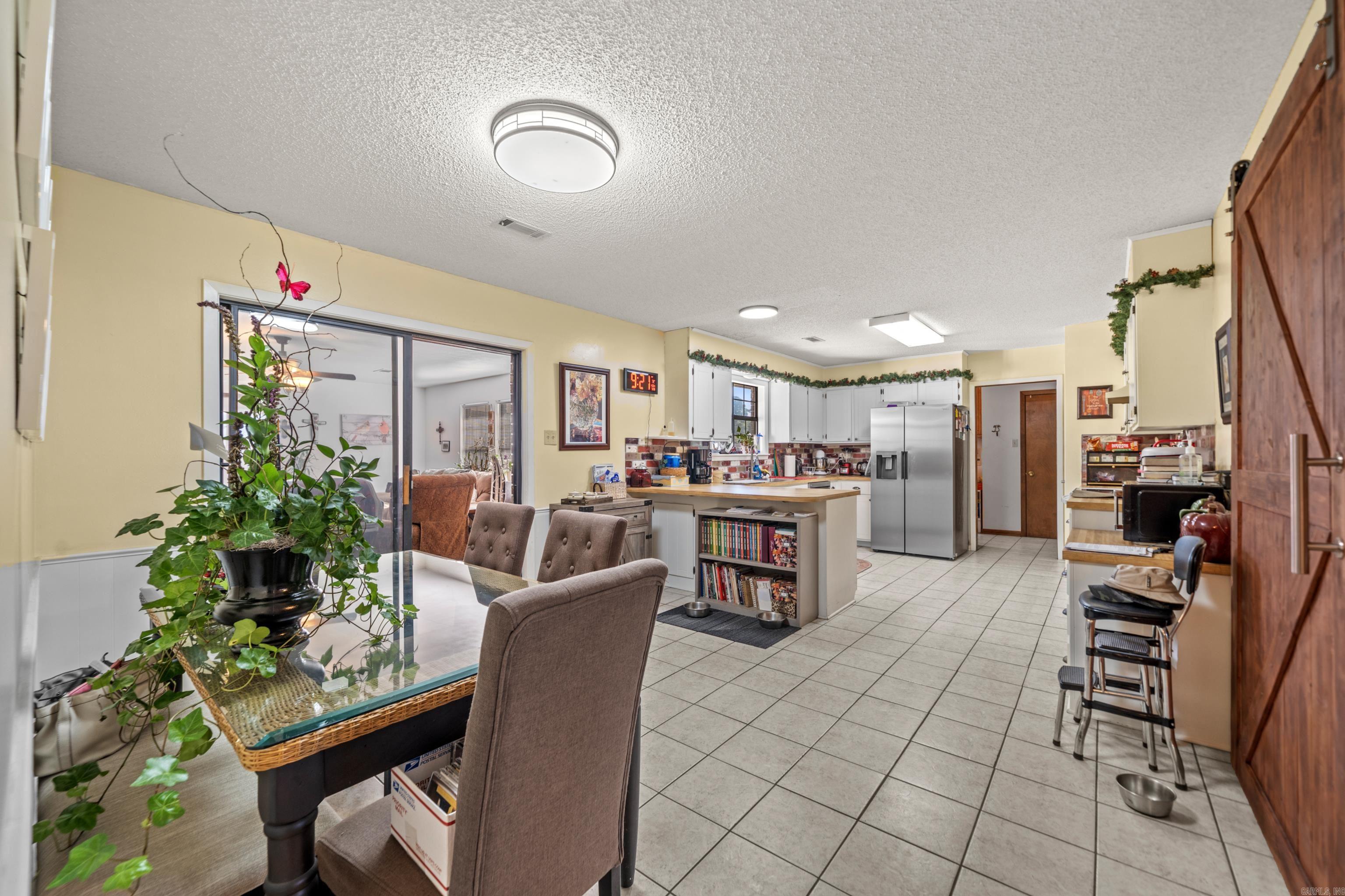 MOUNTAIN OAKS - Residential