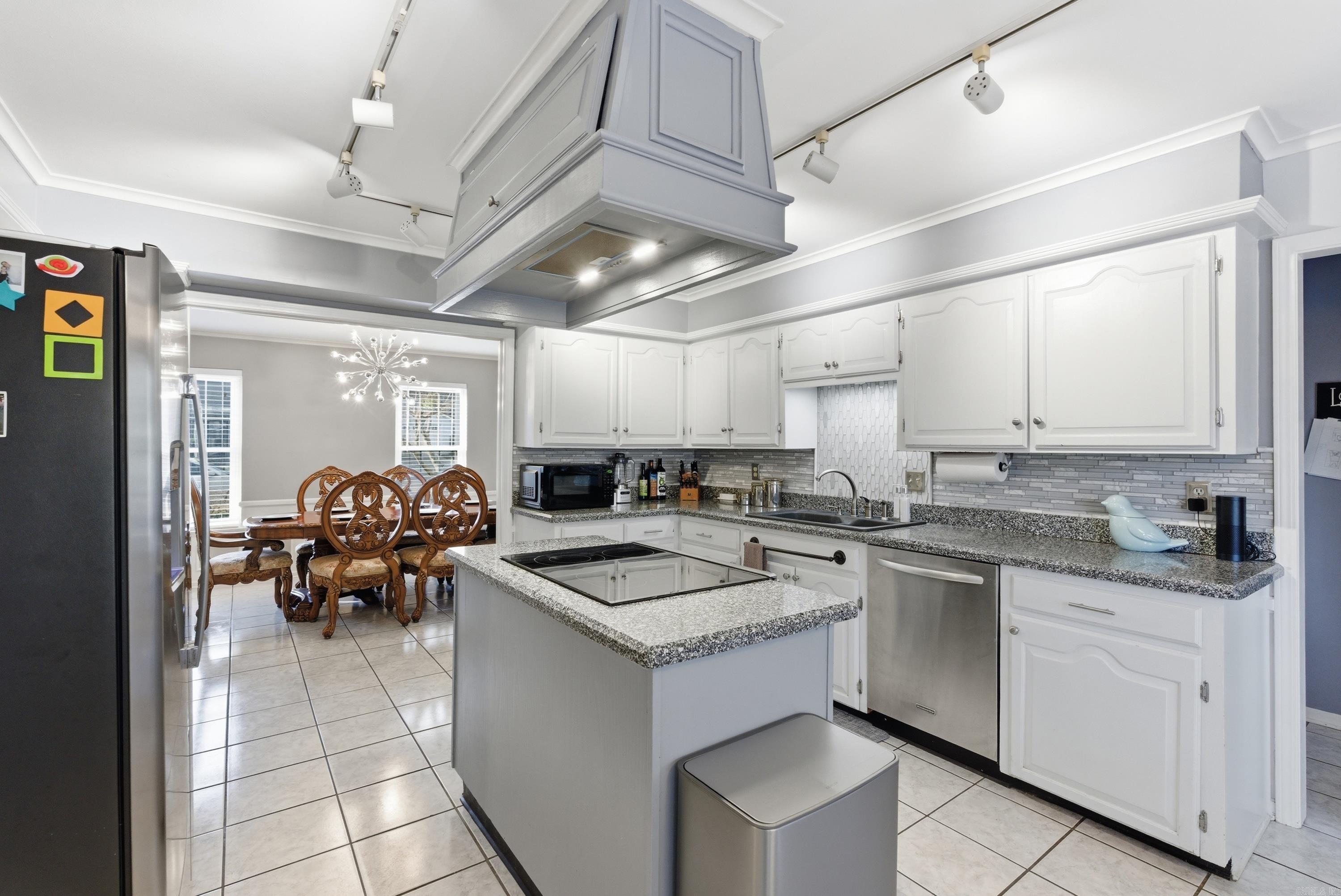 KIMBERLY MANOR ADDN - Residential