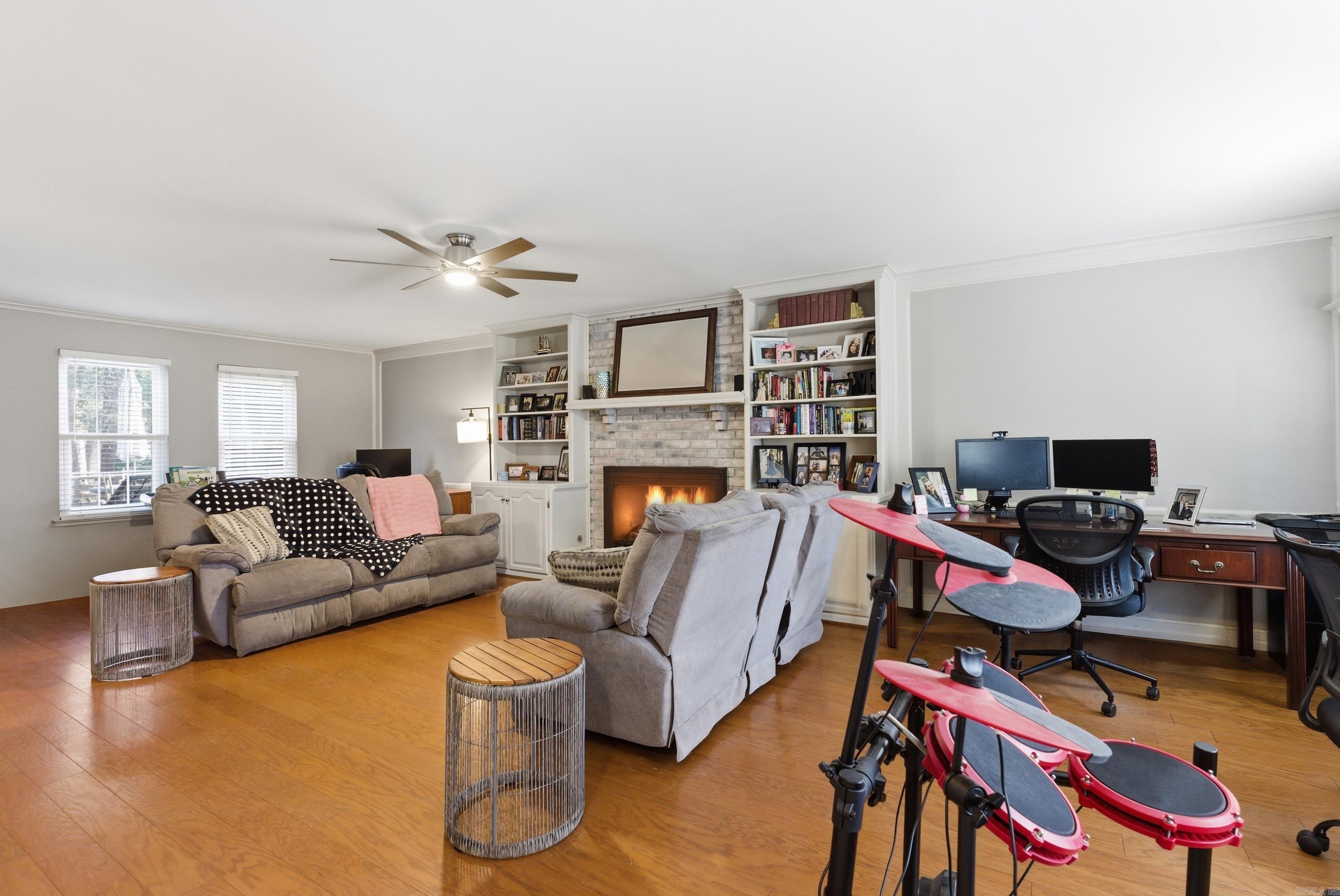 KIMBERLY MANOR ADDN - Residential