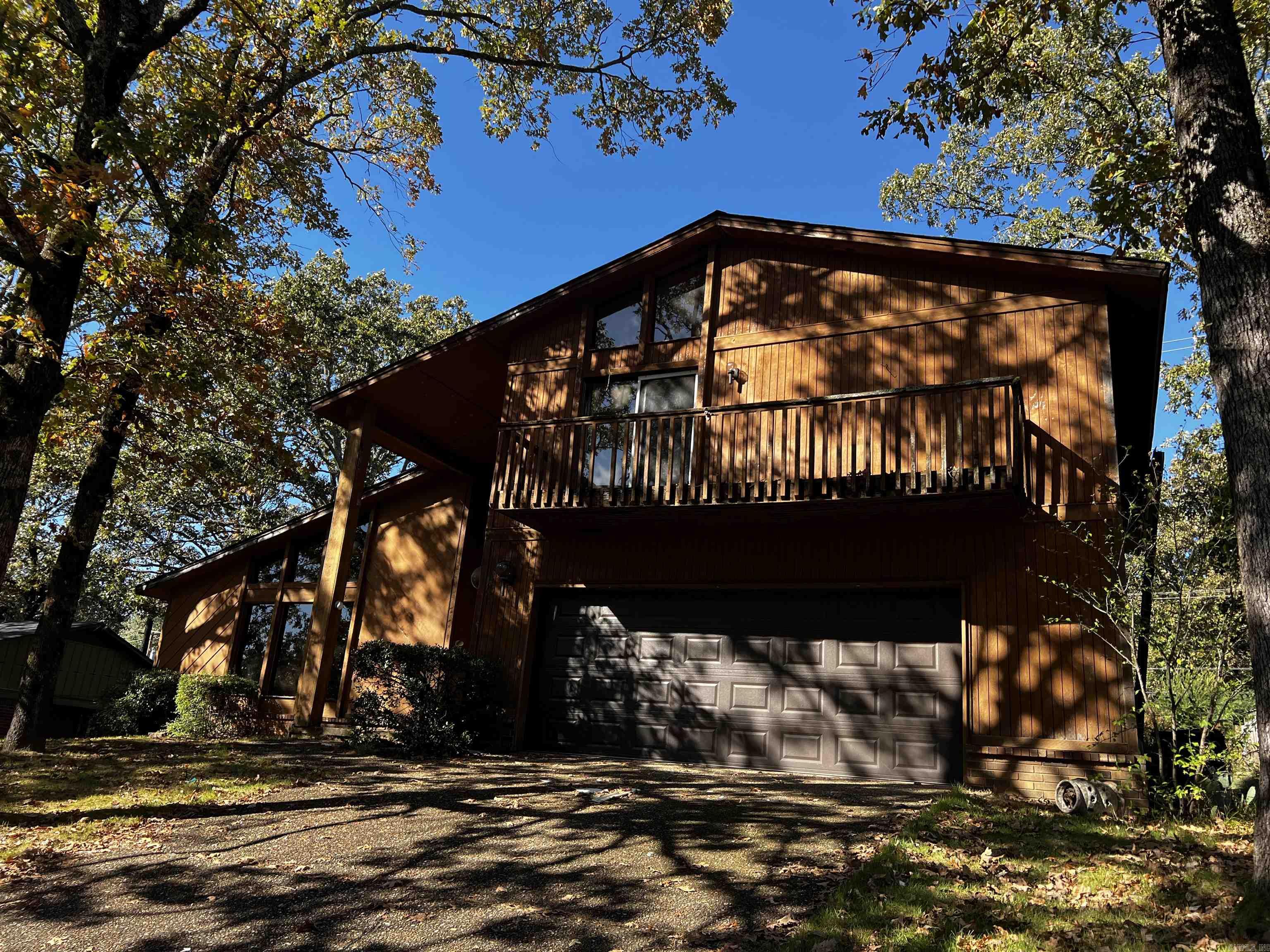 Calling all investors! Perfect opportunity to add to your portfolio. Sold "AS IS" agent please see remarks.