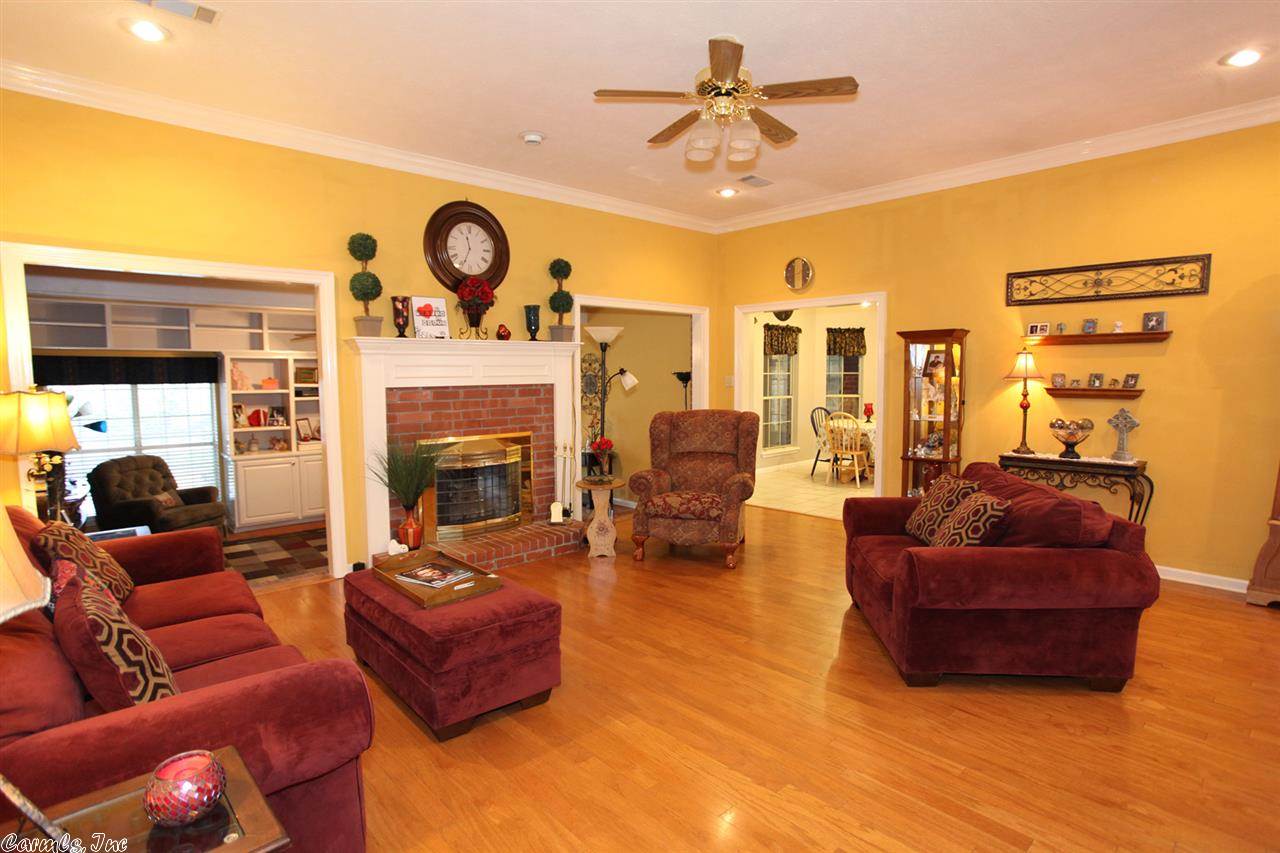 Royal Oaks - Residential