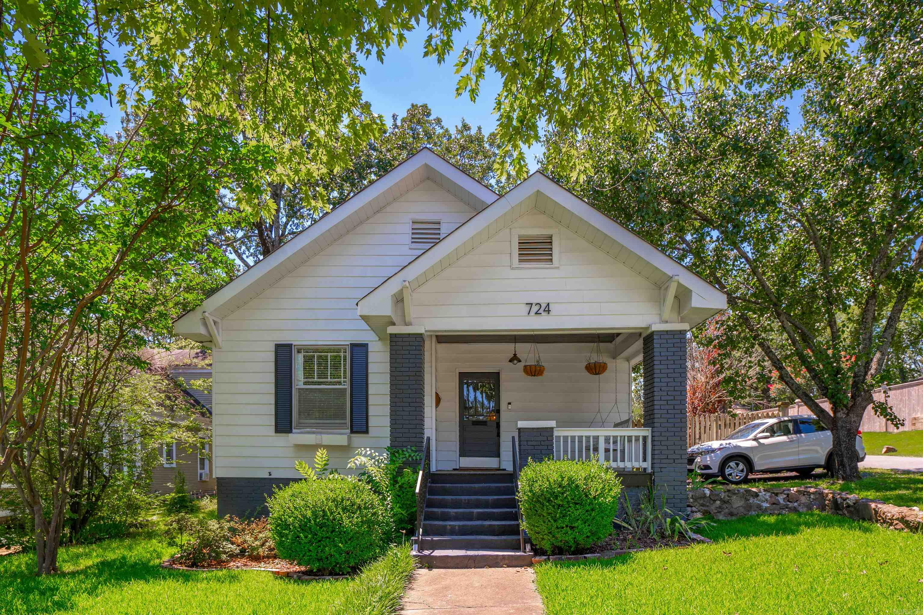 PULASKI HEIGHTS - Residential