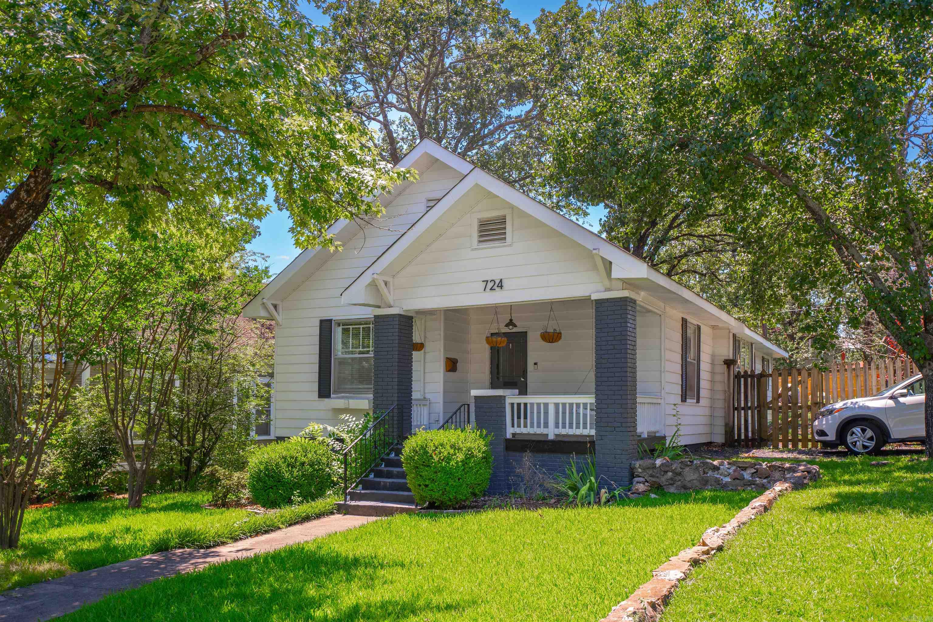 PULASKI HEIGHTS - Residential