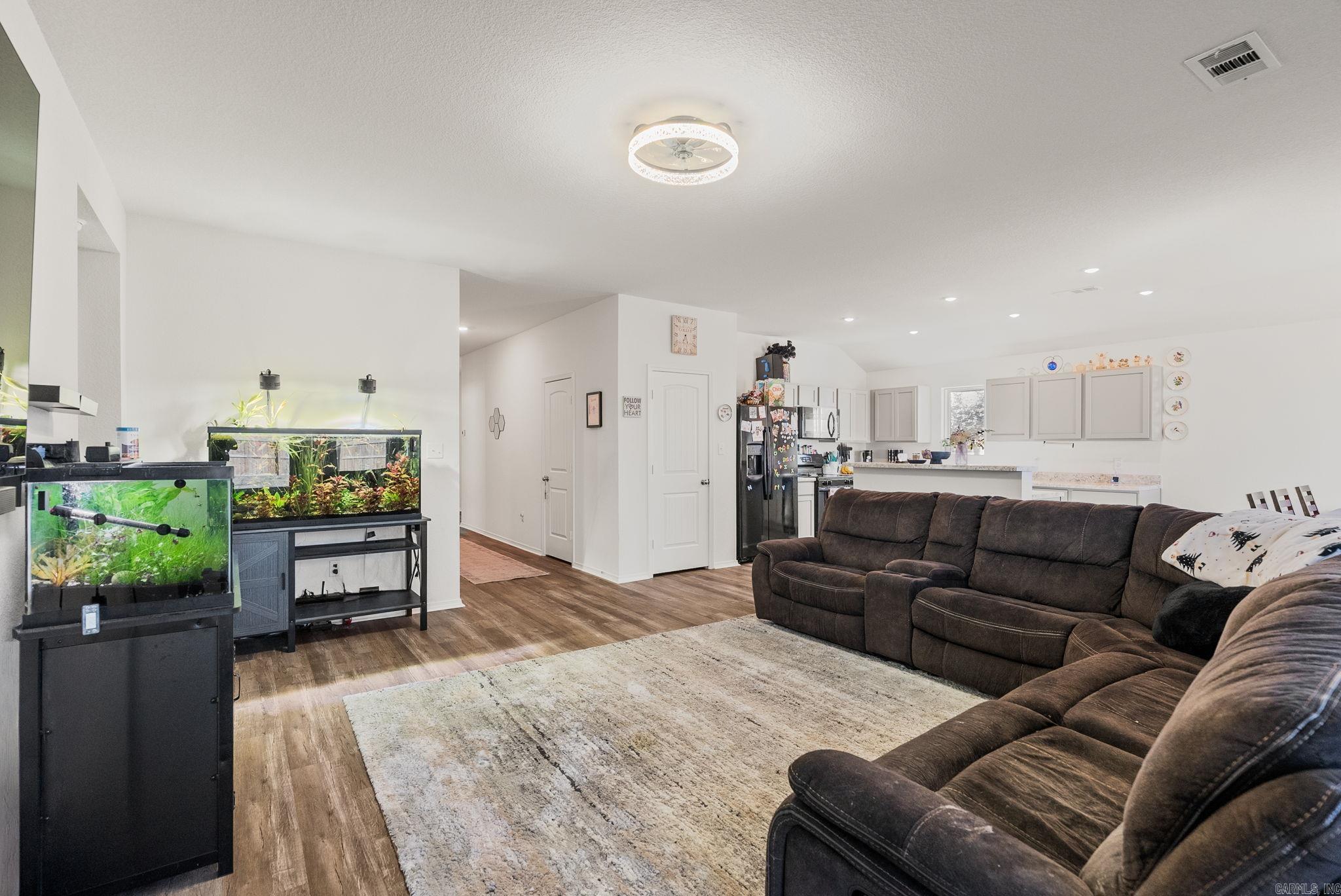 HILL FARM - Residential