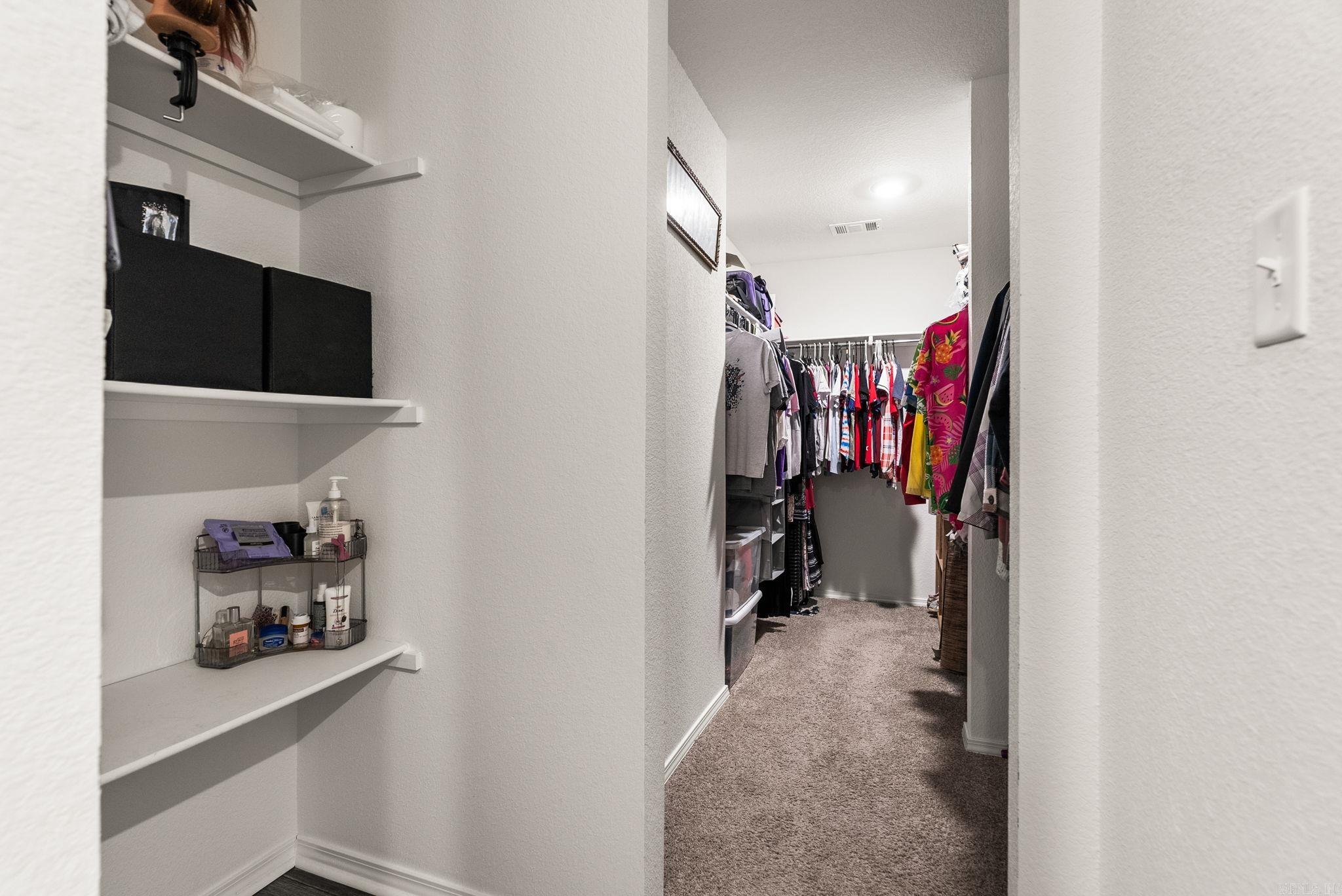 HILL FARM - Residential