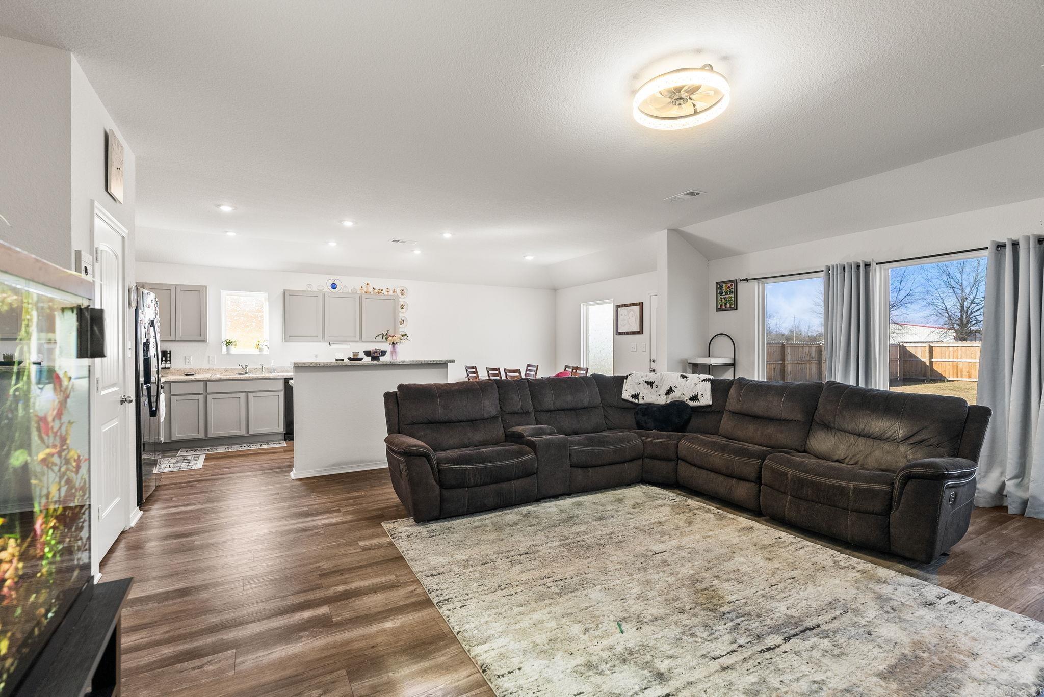 HILL FARM - Residential