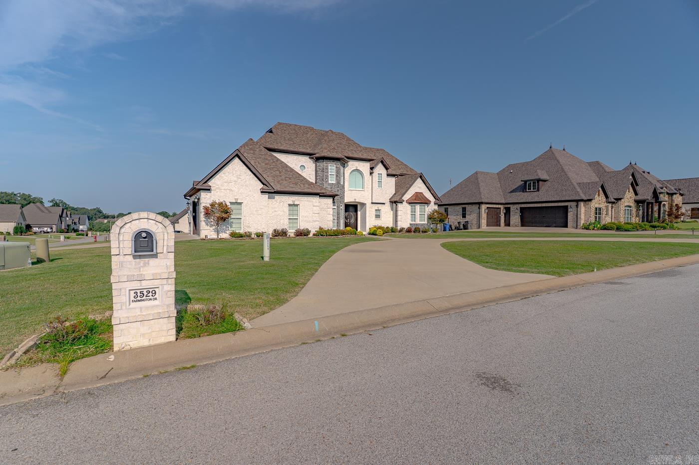 BARRINGTON PARK - Residential