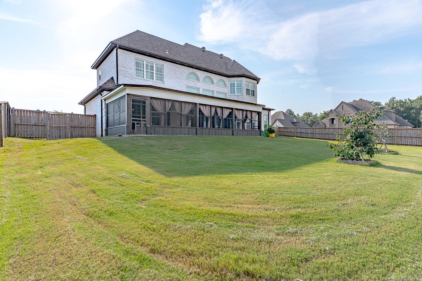 BARRINGTON PARK - Residential
