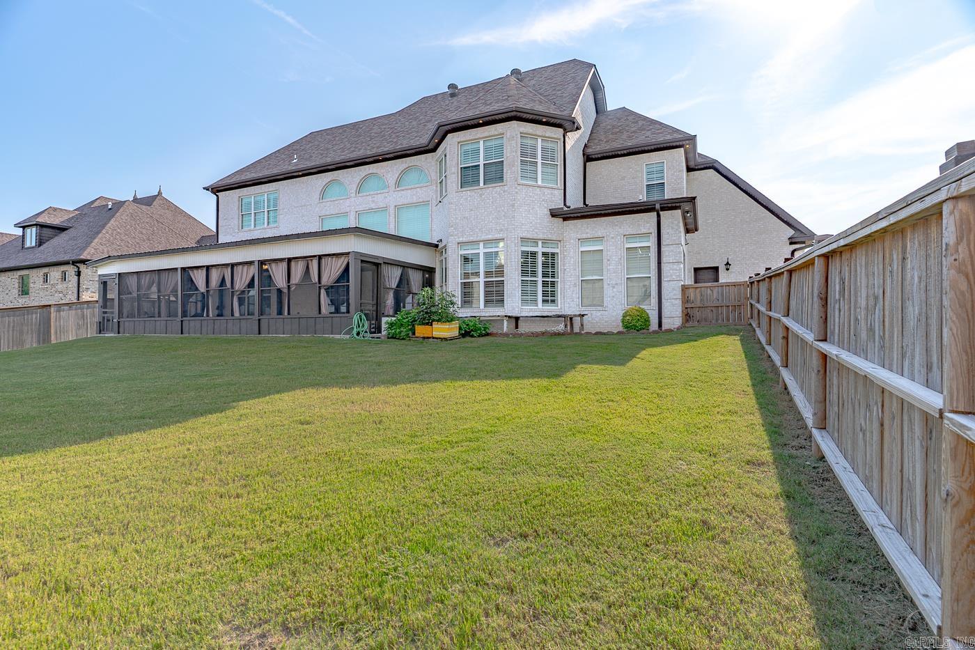 BARRINGTON PARK - Residential