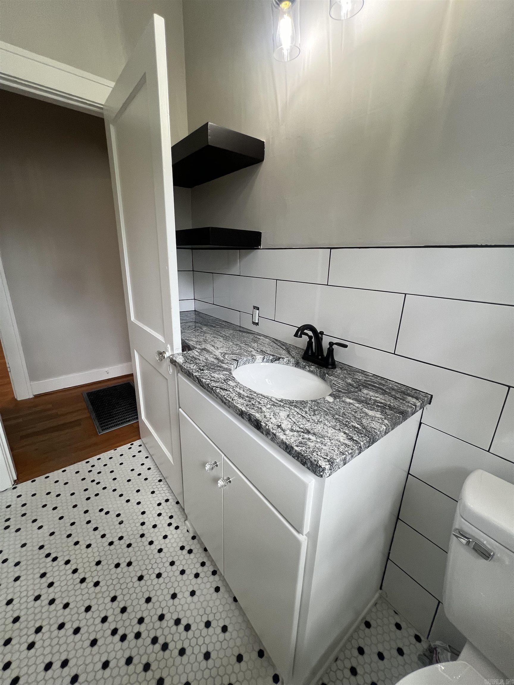 Riffel & Rhoten - Residential Lease