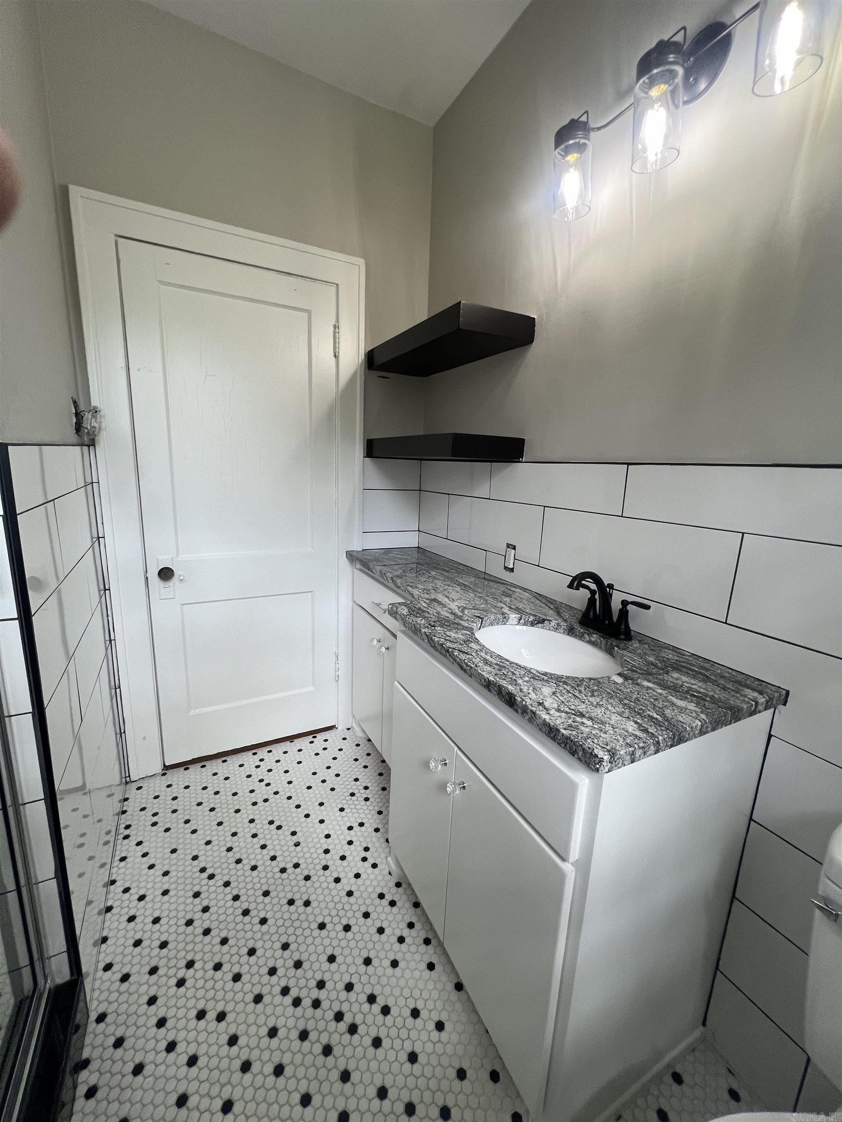 Riffel & Rhoten - Residential Lease