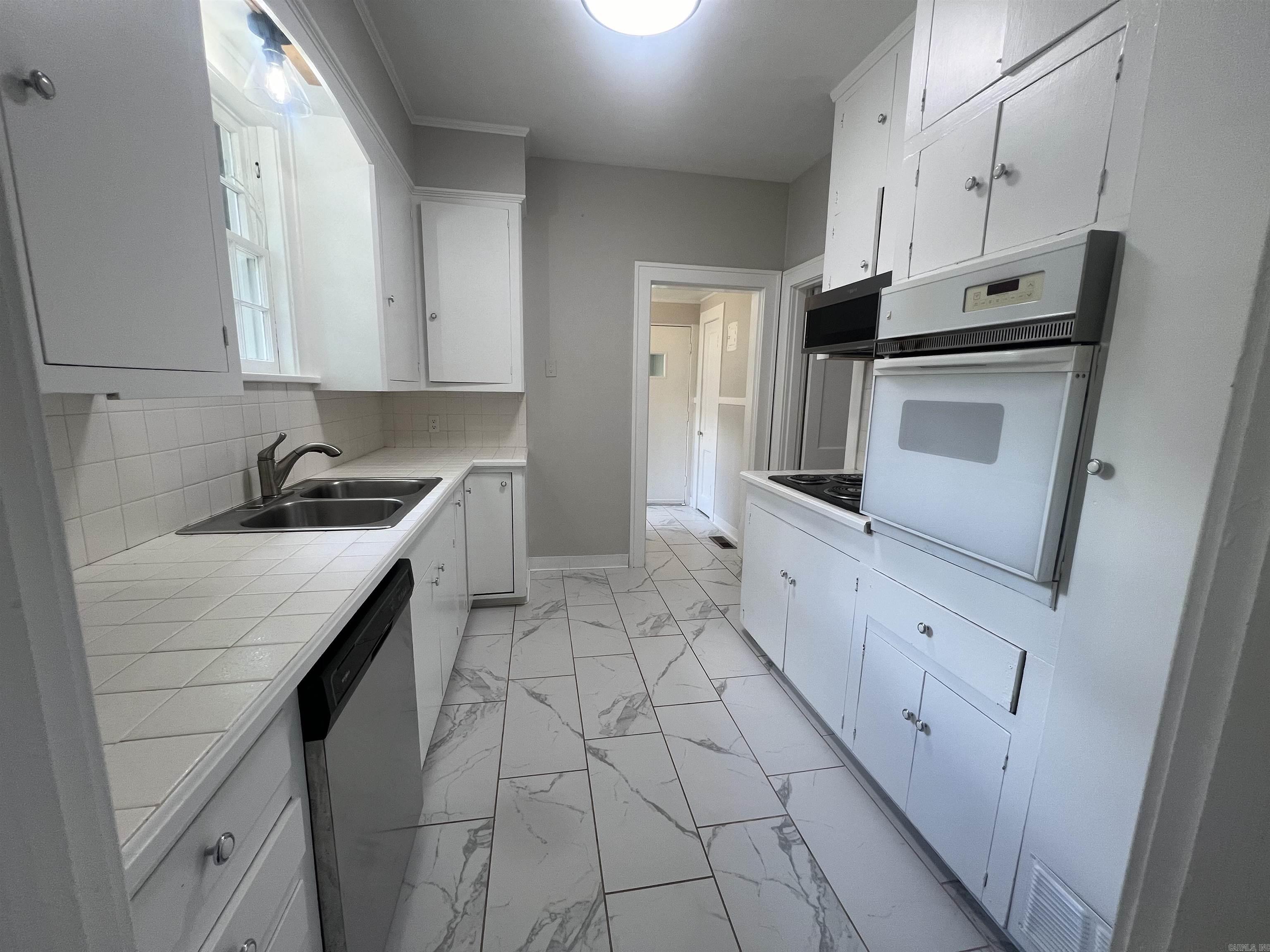 Riffel & Rhoten - Residential Lease