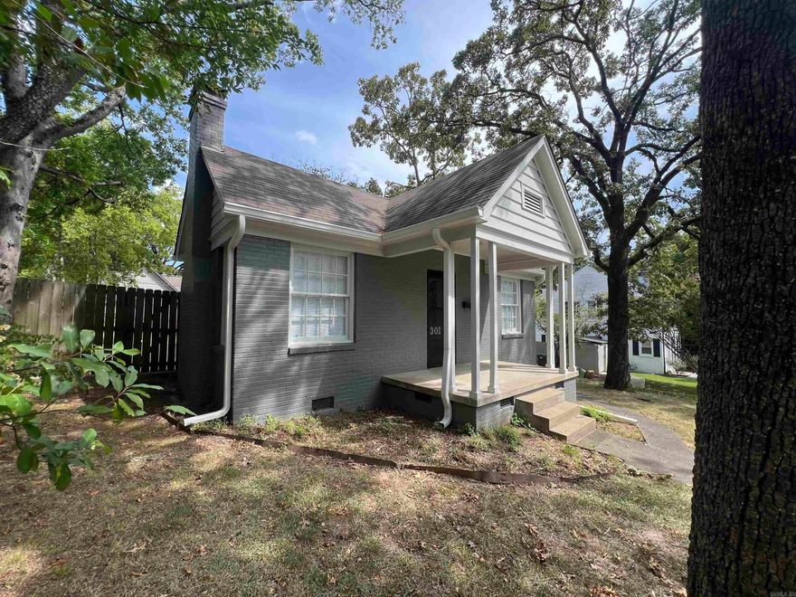 Charming Historic Hillcrest Bungalow!!! Freshly painted, remodeled bathroom,  true hardwoods, vintage glass doorknobs, new duct work, fresh exterior paint, newer HAVC, high ceilings, fenced yard, alley access and parking, energy efficient. Walking distant to UAMS!!  One Year LEASE. Applicants subject to background and credit check.  To Show call 501-920-8802