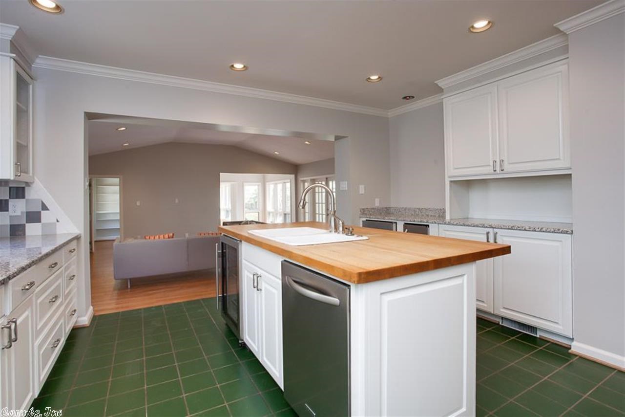 BEVERLY PLACE - Residential