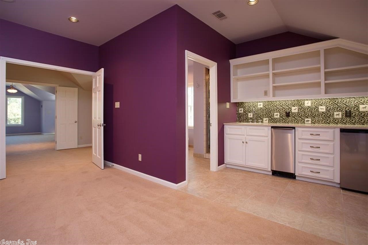 BEVERLY PLACE - Residential