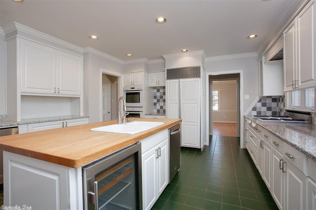 BEVERLY PLACE - Residential