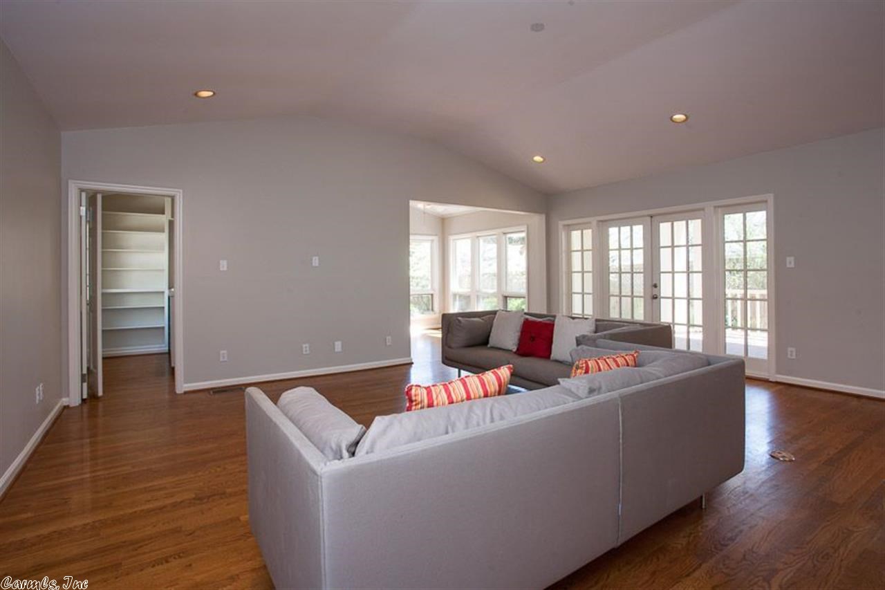 BEVERLY PLACE - Residential