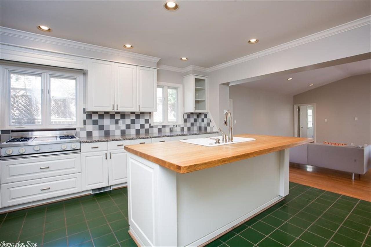 BEVERLY PLACE - Residential