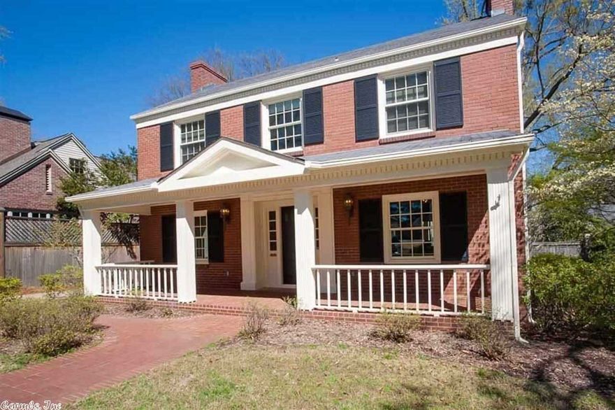 This traditional heights home has a wonderful floor plan and sits on an oversized lot in one of the most sought-after streets in the neighborhood.  Downstairs, this home features separate formal living and dining rooms, gourmet kitchen open to den, breakfast area, downstairs master with his-and-her bathrooms and a private screened-in porch.  Upstairs, this home has a second master, four other large bedrooms, and a great bonus/media room. Huge, private backyard! New interior and exterior paint!