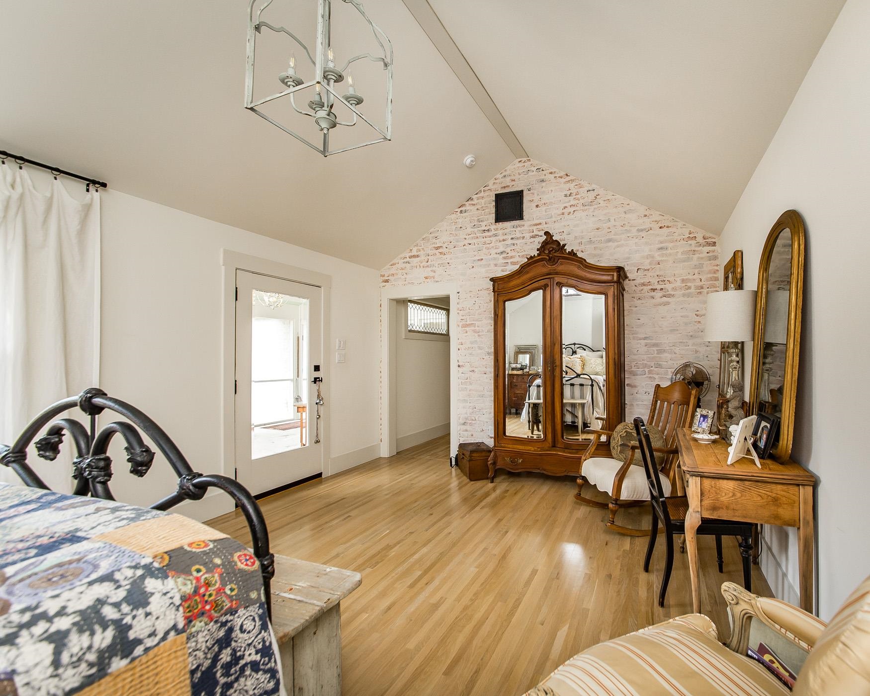 NEWTONS - Residential