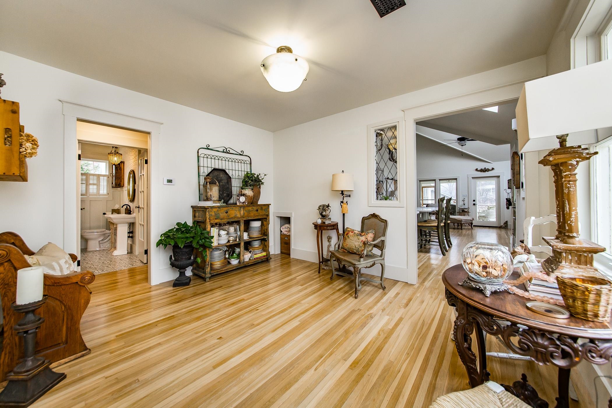 NEWTONS - Residential