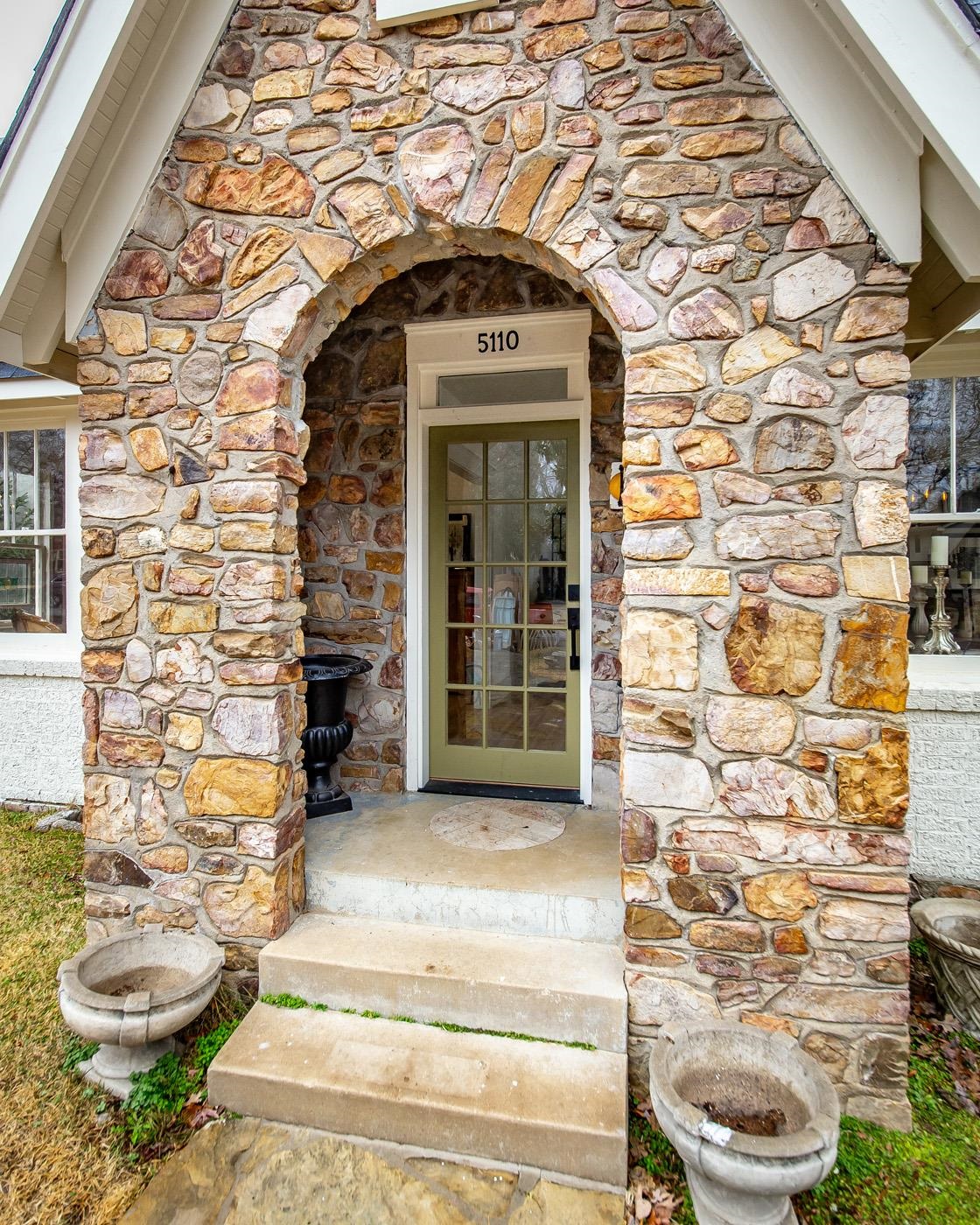 NEWTONS - Residential