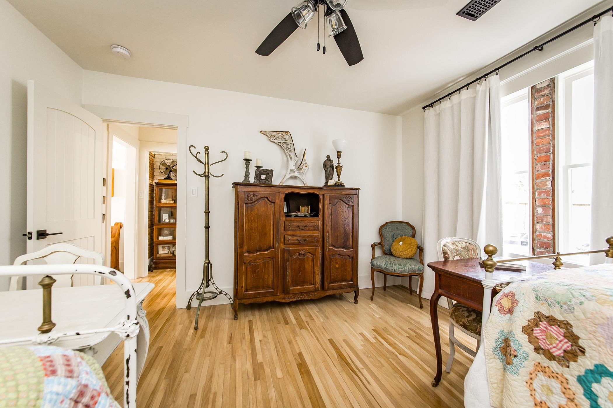 NEWTONS - Residential