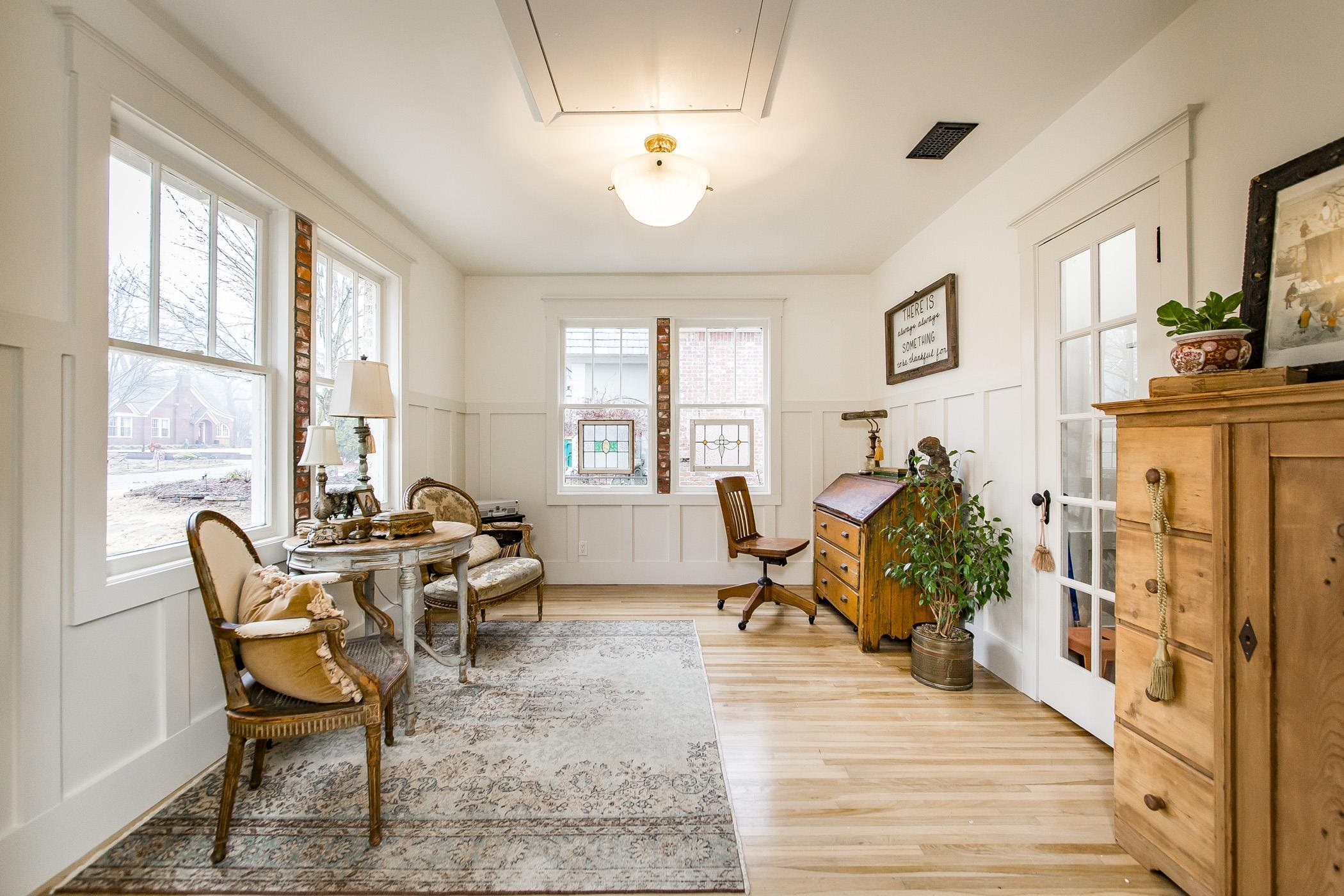 NEWTONS - Residential