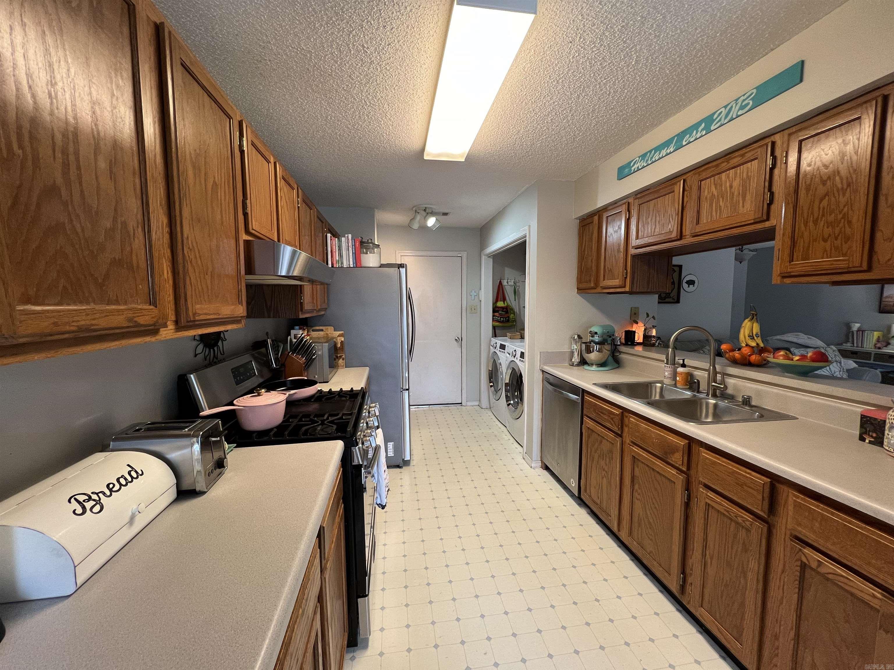 MEADOWLAKE - Residential