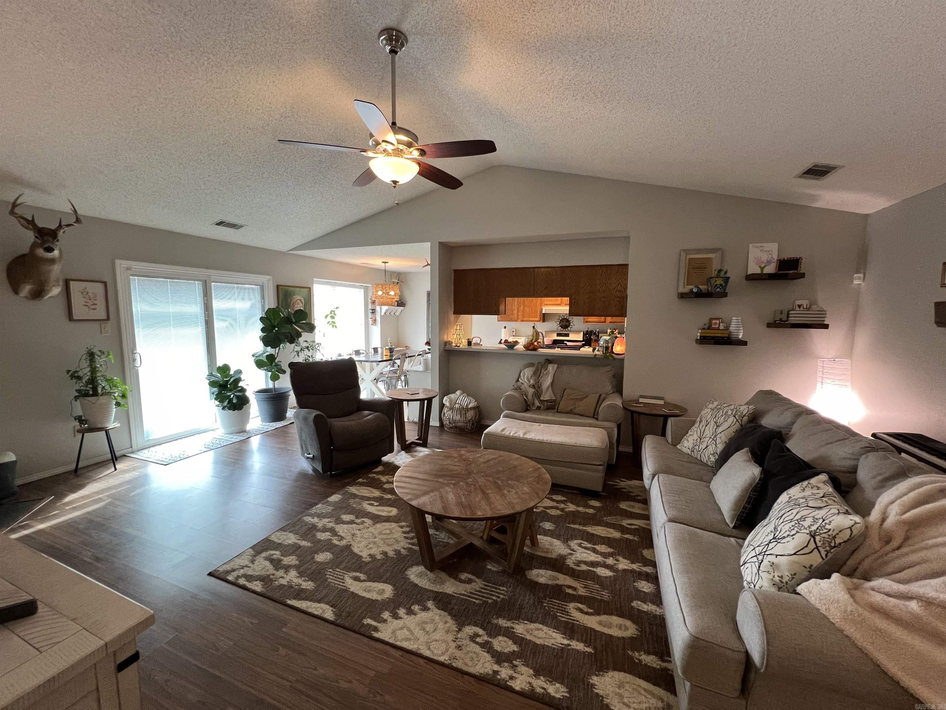 MEADOWLAKE - Residential