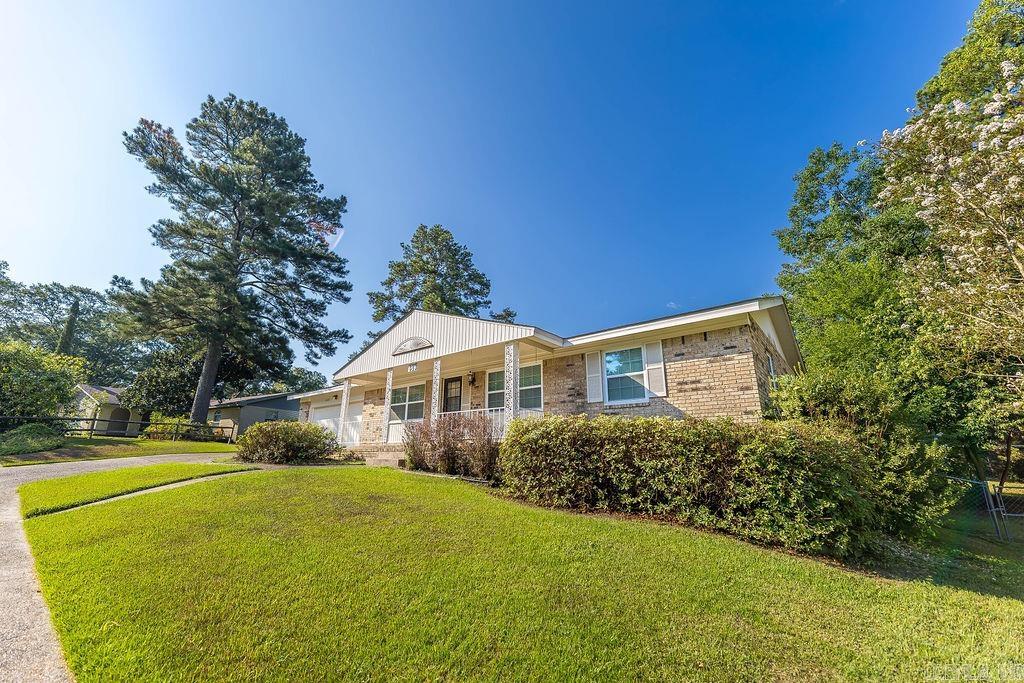 COUNTRY CLUB TERRACE - Residential