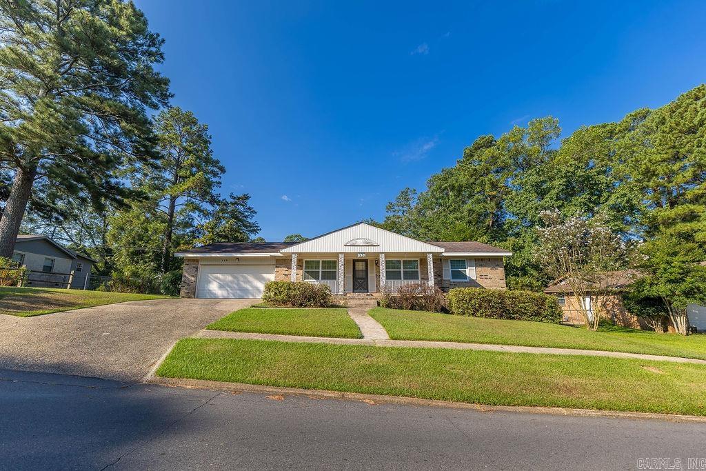 COUNTRY CLUB TERRACE - Residential