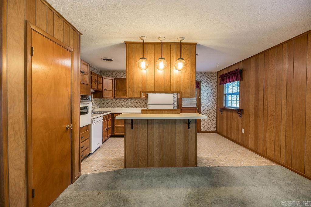 COUNTRY CLUB TERRACE - Residential