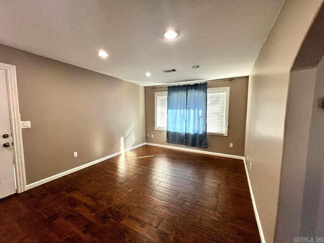 SOUTH HILL - Residential