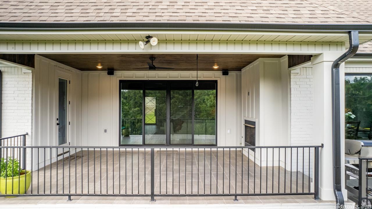 CHENAL VALLEY "FALSTONE COURT" - Residential