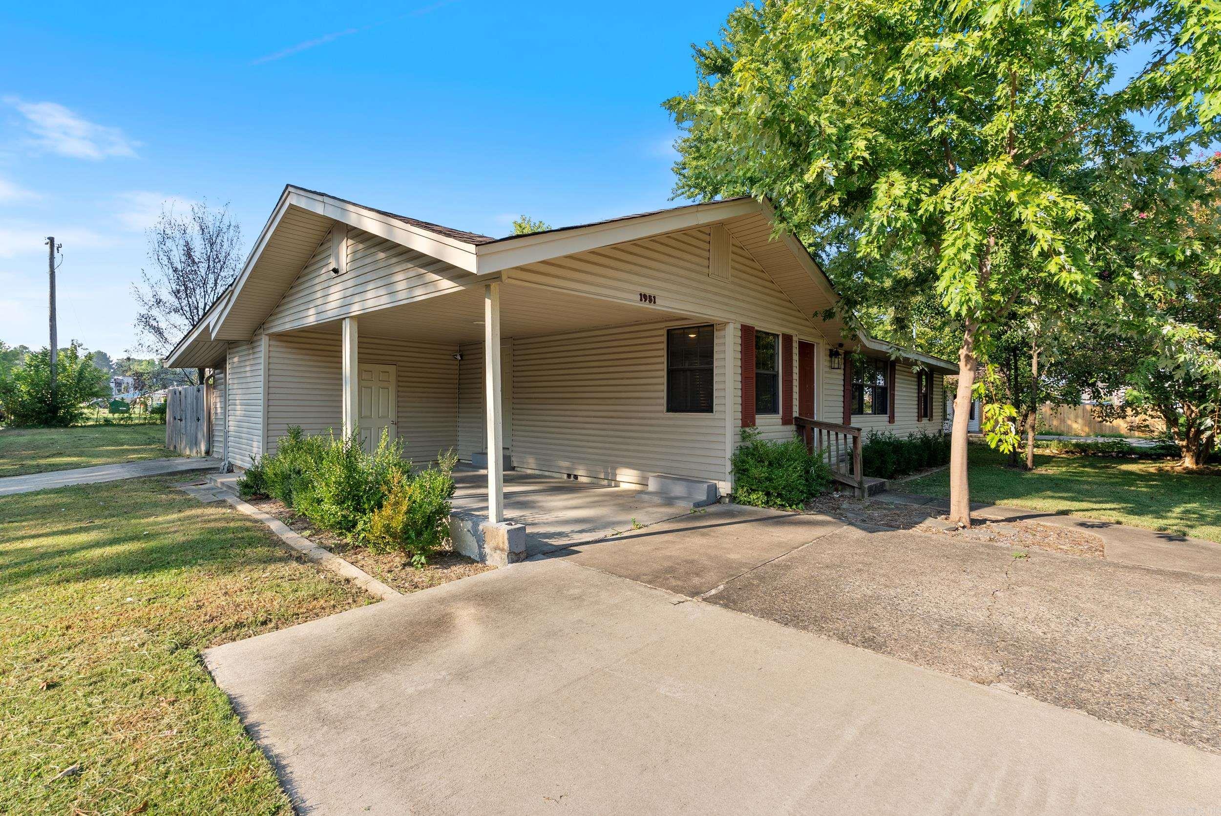 COLLEGE OAK ADDN - Residential