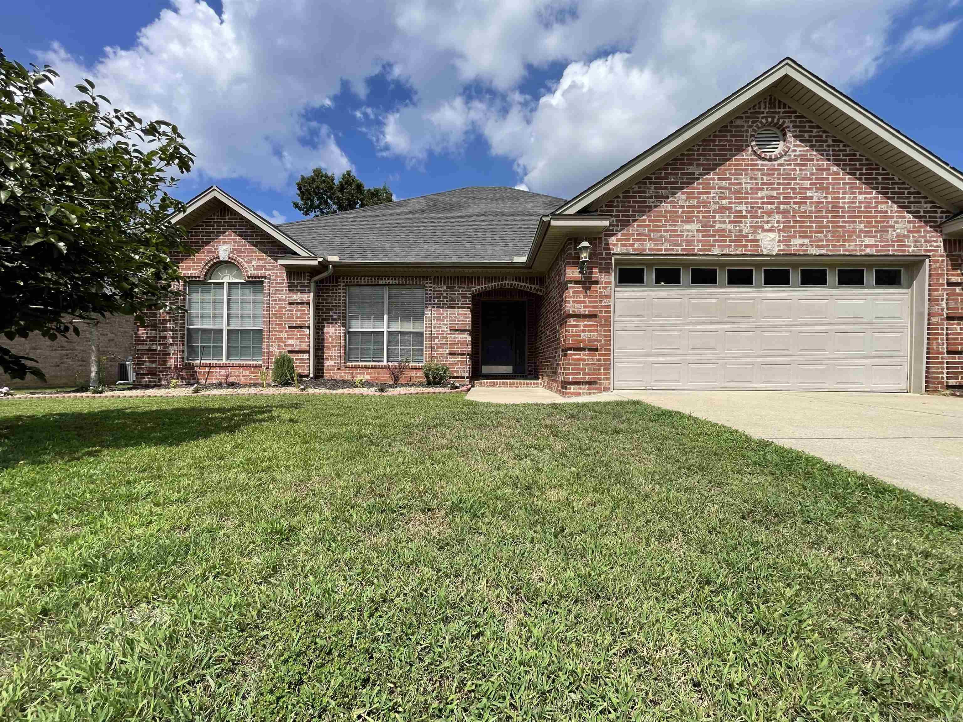 Completely remodeled 3BR/2BA home in a desirable location! Featuring new luxury vinyl plank flooring throughout, 10ā ceilings, and a cozy gas log fireplace, this open-concept design shines with a fully updated kitchen boasting quartz countertops, champagne gold finishes, modern fixtures, and stainless appliances. A bright breakfast/dining area adjoins the kitchen, while the spacious master suite offers tray ceilings, dual closets, a double vanity, jetted tub, and a fully tiled walk-in shower. Additional highlights include fresh paint throughout, all new lighting and plumbing fixtures, laundry room with extra storage, two-car garage, privacy-fenced backyard, and a covered patio perfect for entertaining. Move-in ready with timeless upgrades!