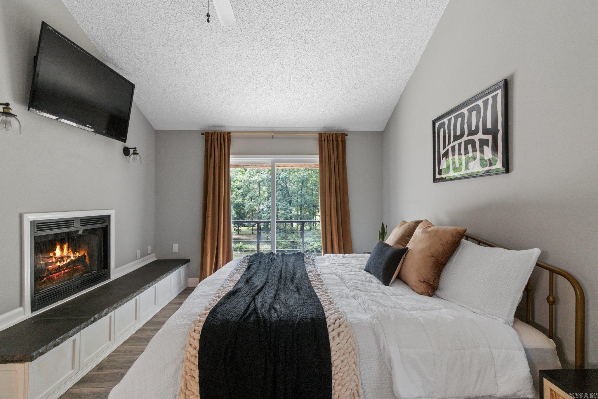 RIVER RIDGE - Residential