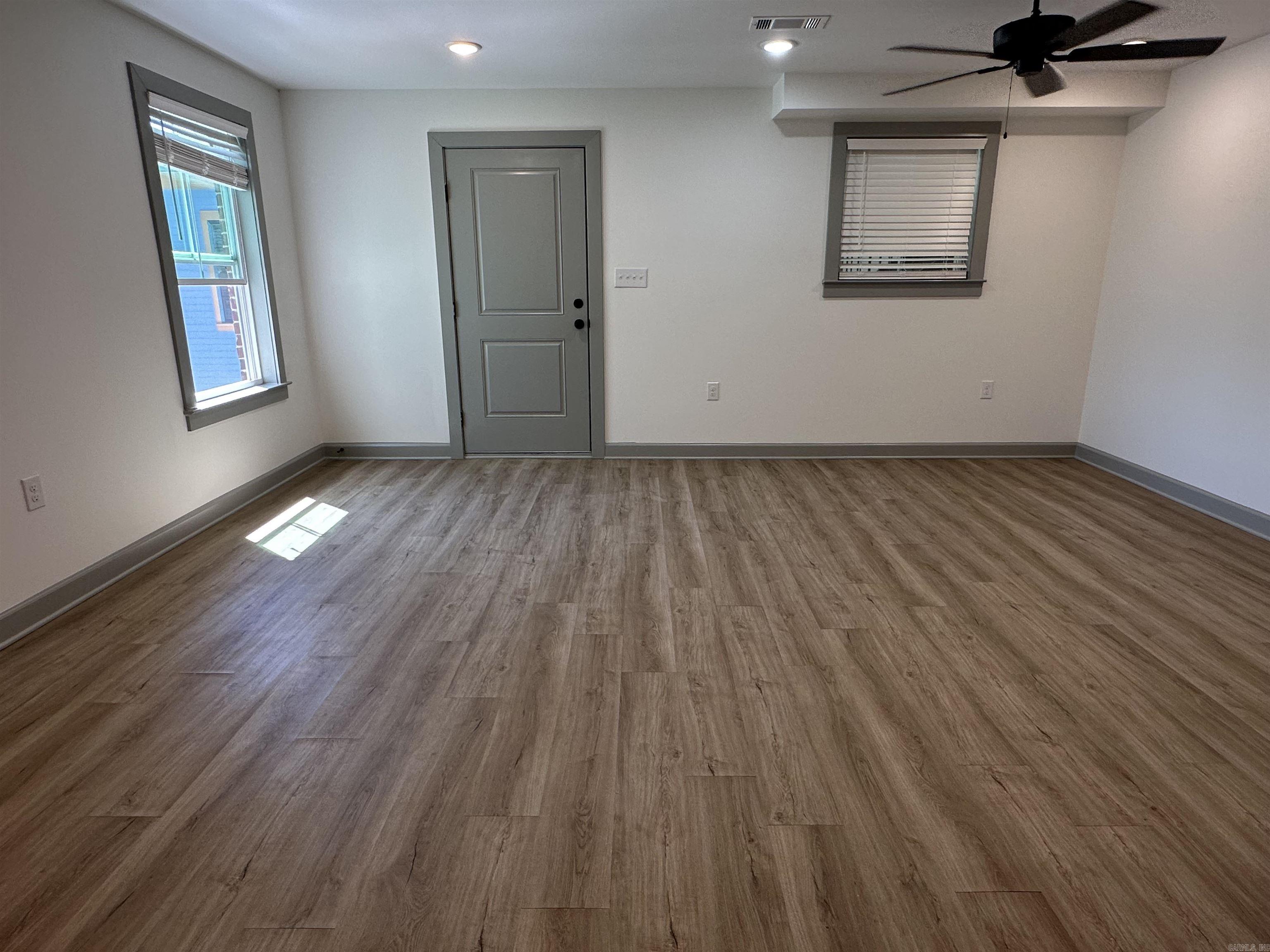 nil - Residential Lease