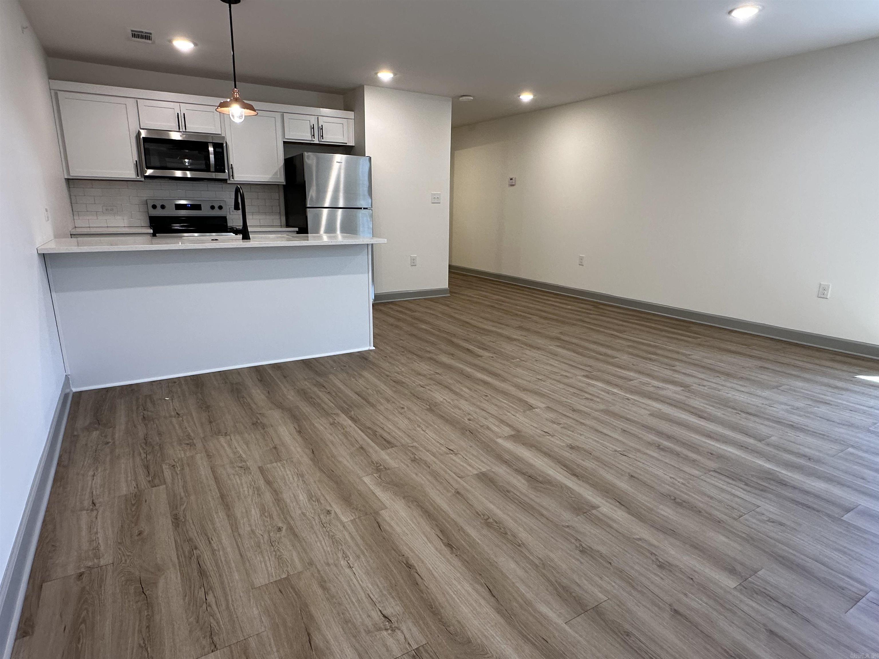 nil - Residential Lease