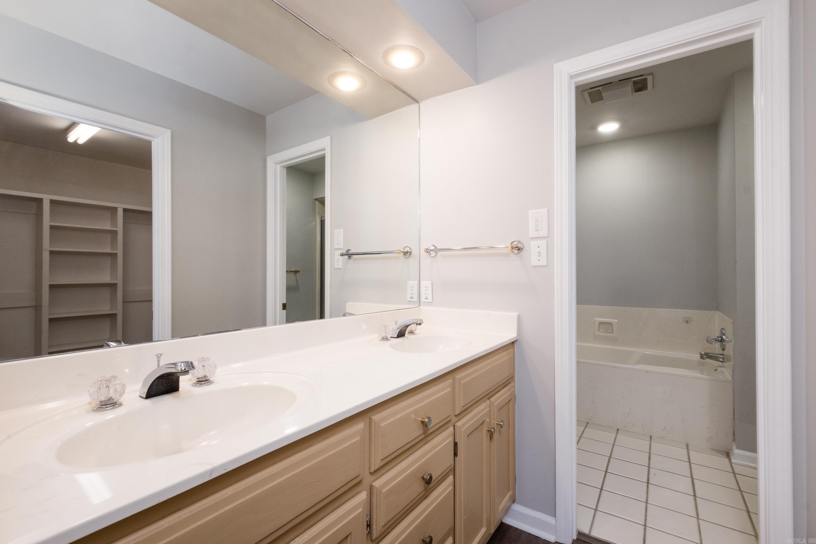 SECLUDED HILLS ADDN - Residential