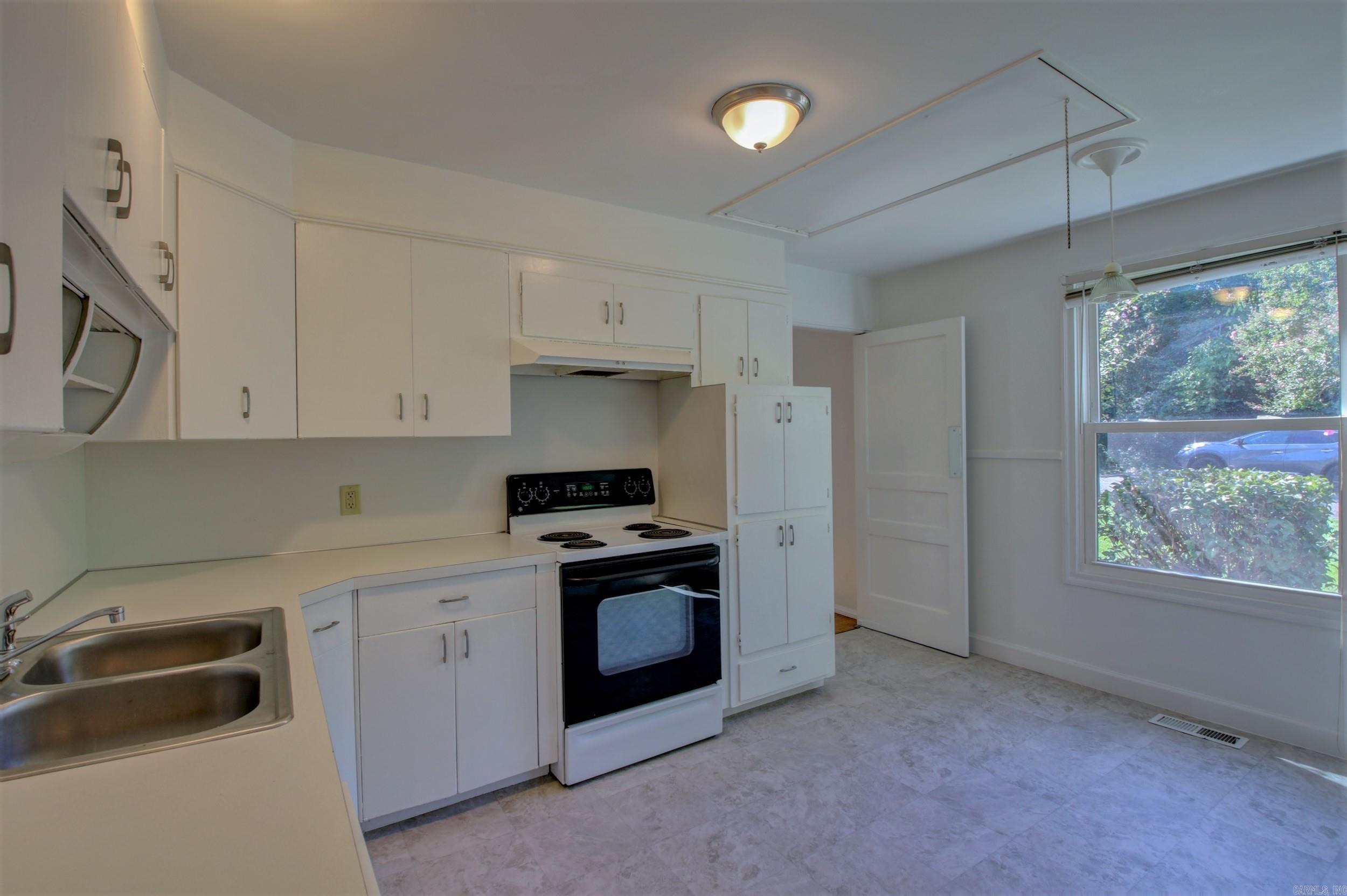 KINGWOOD PLACE - Residential