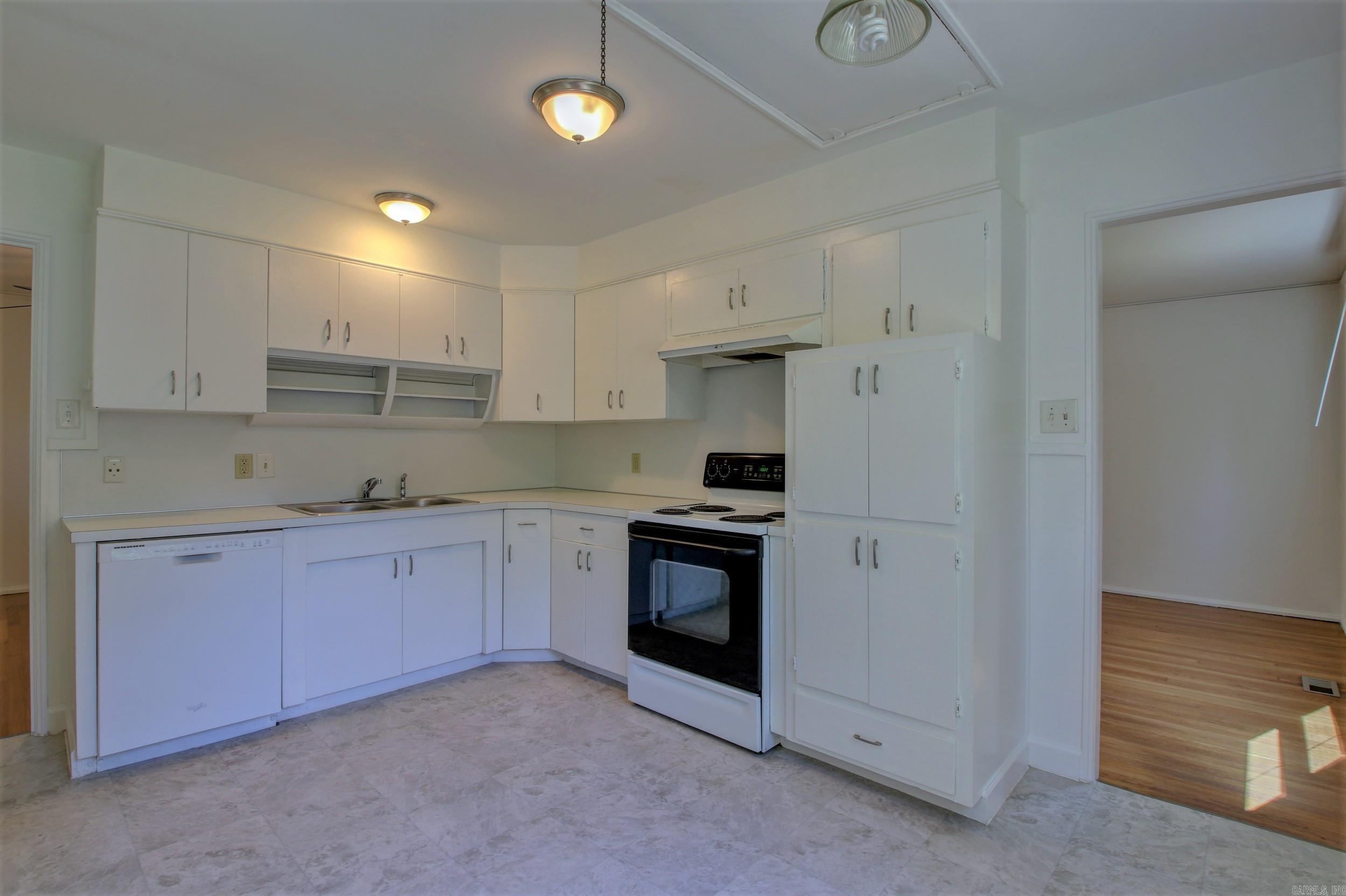 KINGWOOD PLACE - Residential