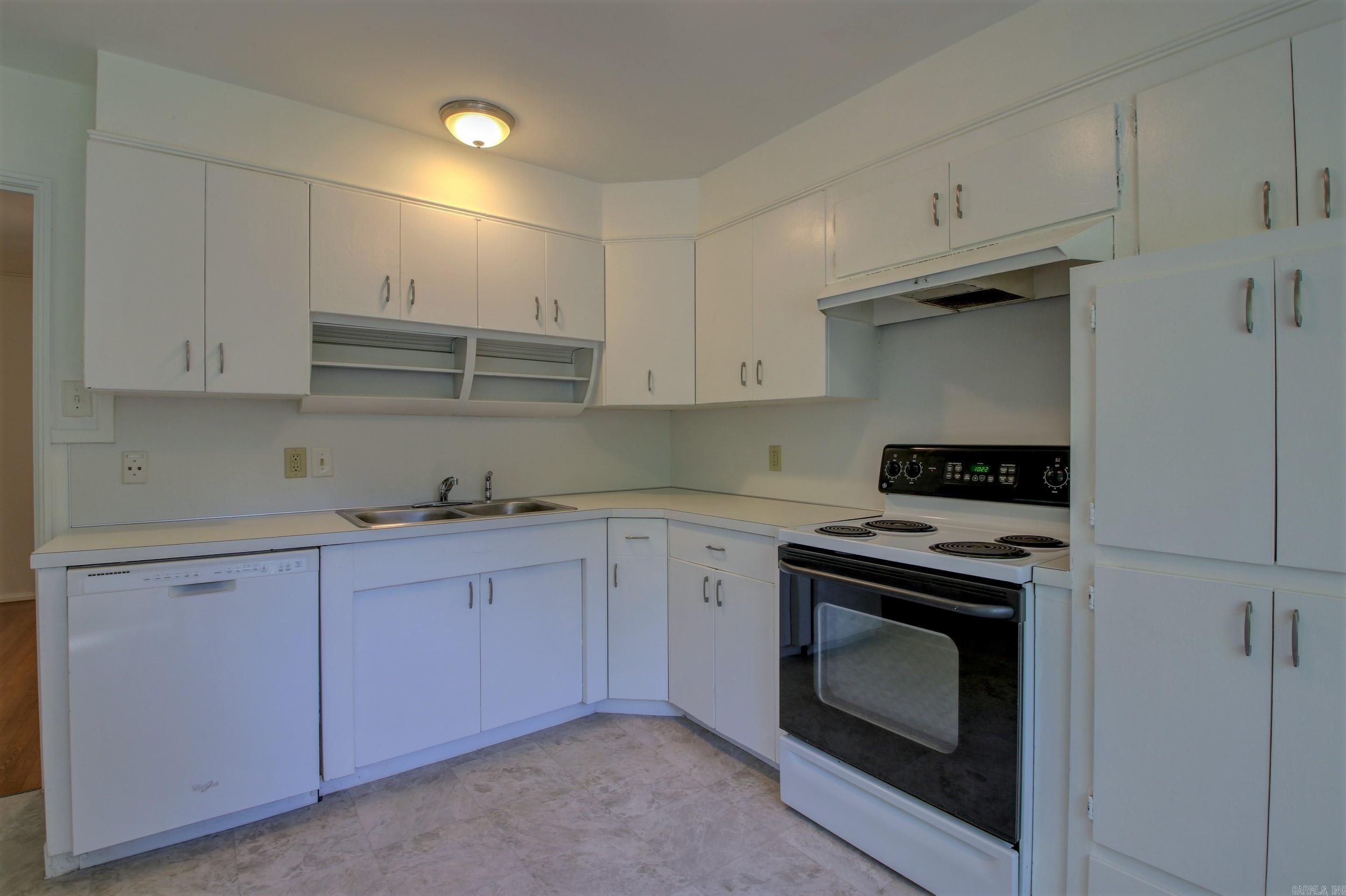 KINGWOOD PLACE - Residential