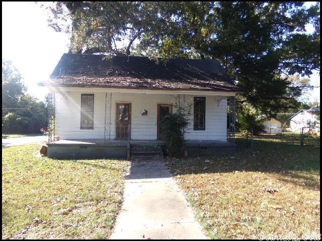 *NORTH LITTLE ROCK!!* NICE HOME IN THE LASKERS SUBDIVISION!! This 2 Bedroom And 2 Bath Home Features A Covered Porch And Beautiful Wood And Tile Flooring Throughout! Lots Of Windows And Natural Light! Willing To Provide Refrigerator And/Or Washer And Dryer For Additional Monthly Rent! Property Also On Sales Market. PET FRIENDLY!! AVAILABLE NOW!!!
