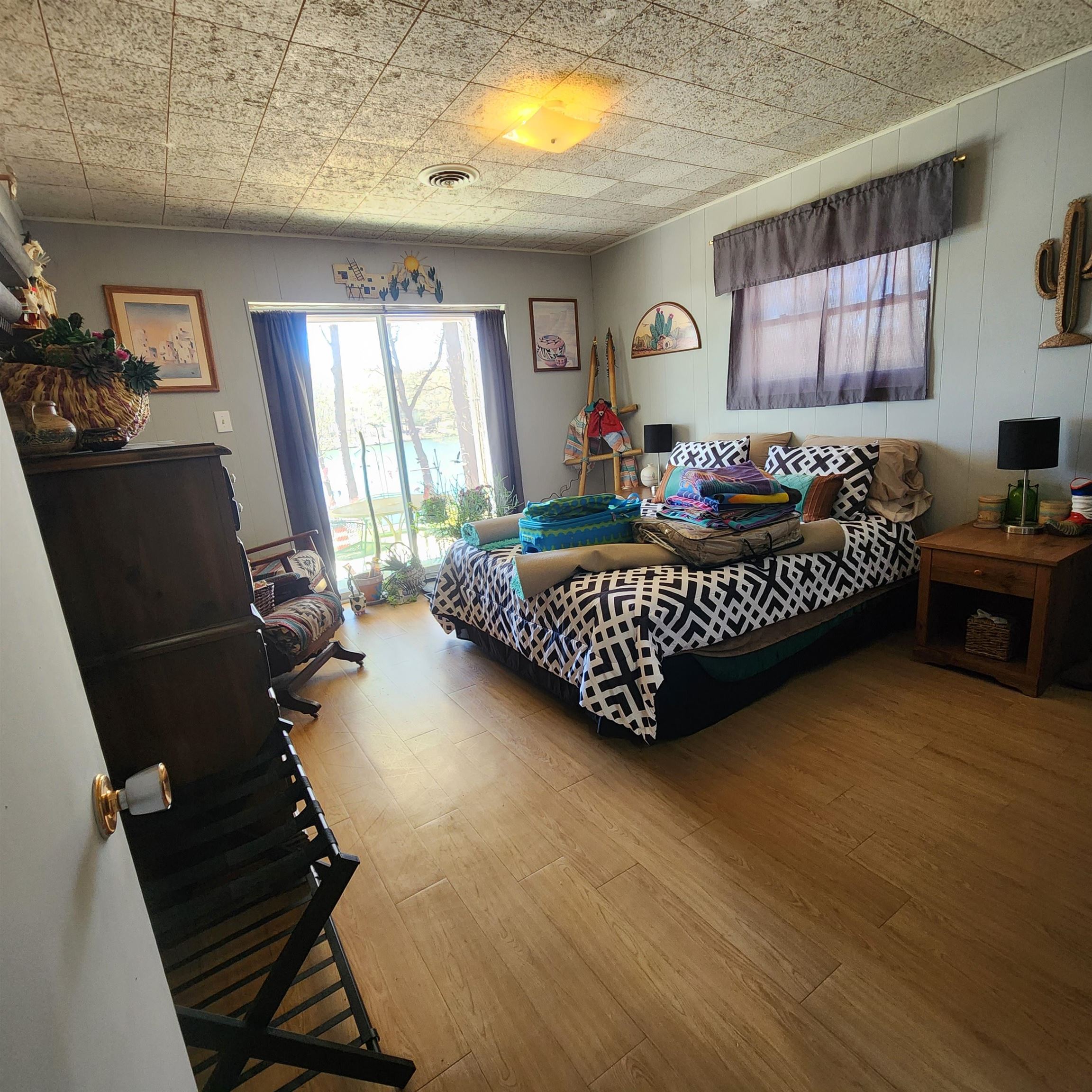 Navajo Second - Residential