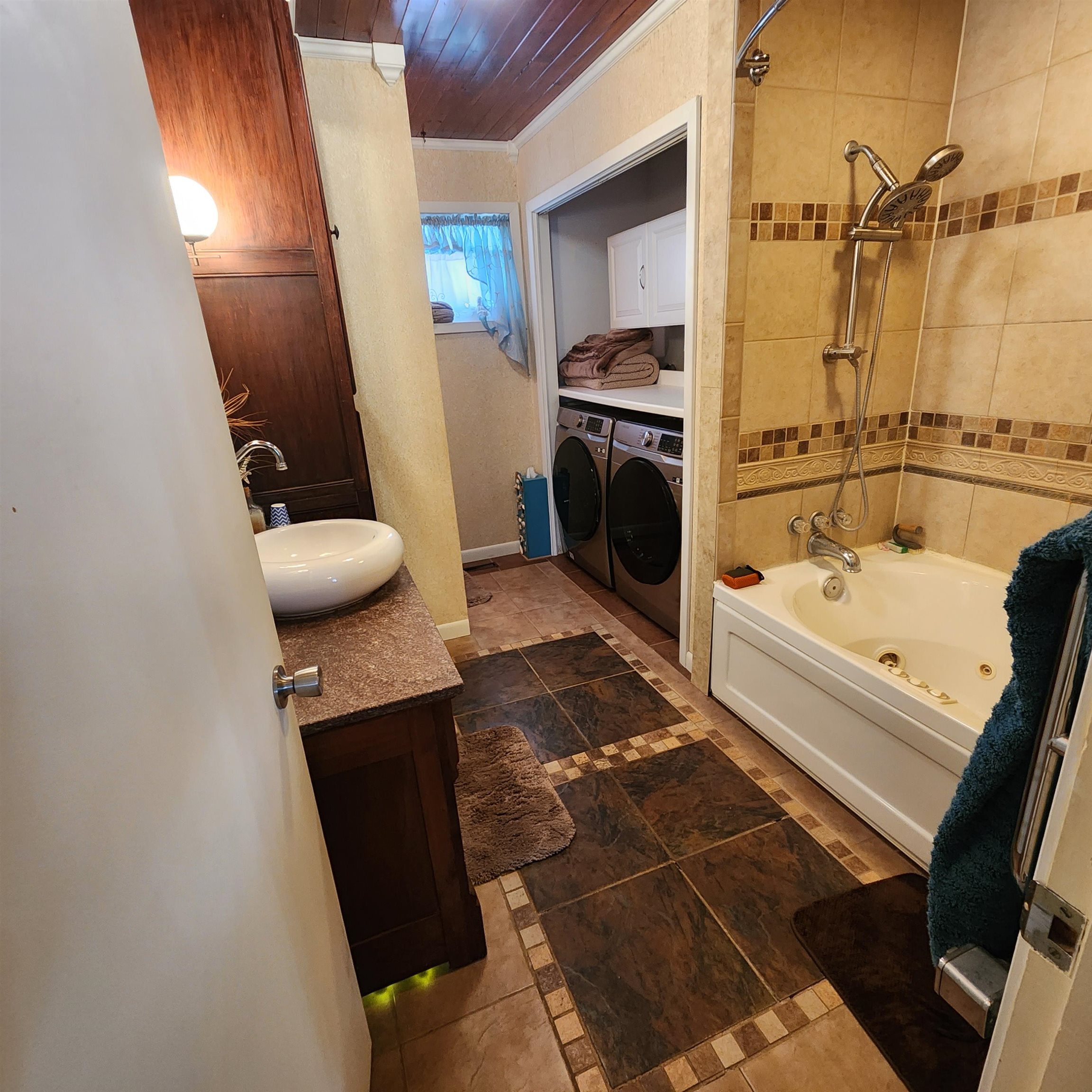 Navajo Second - Residential