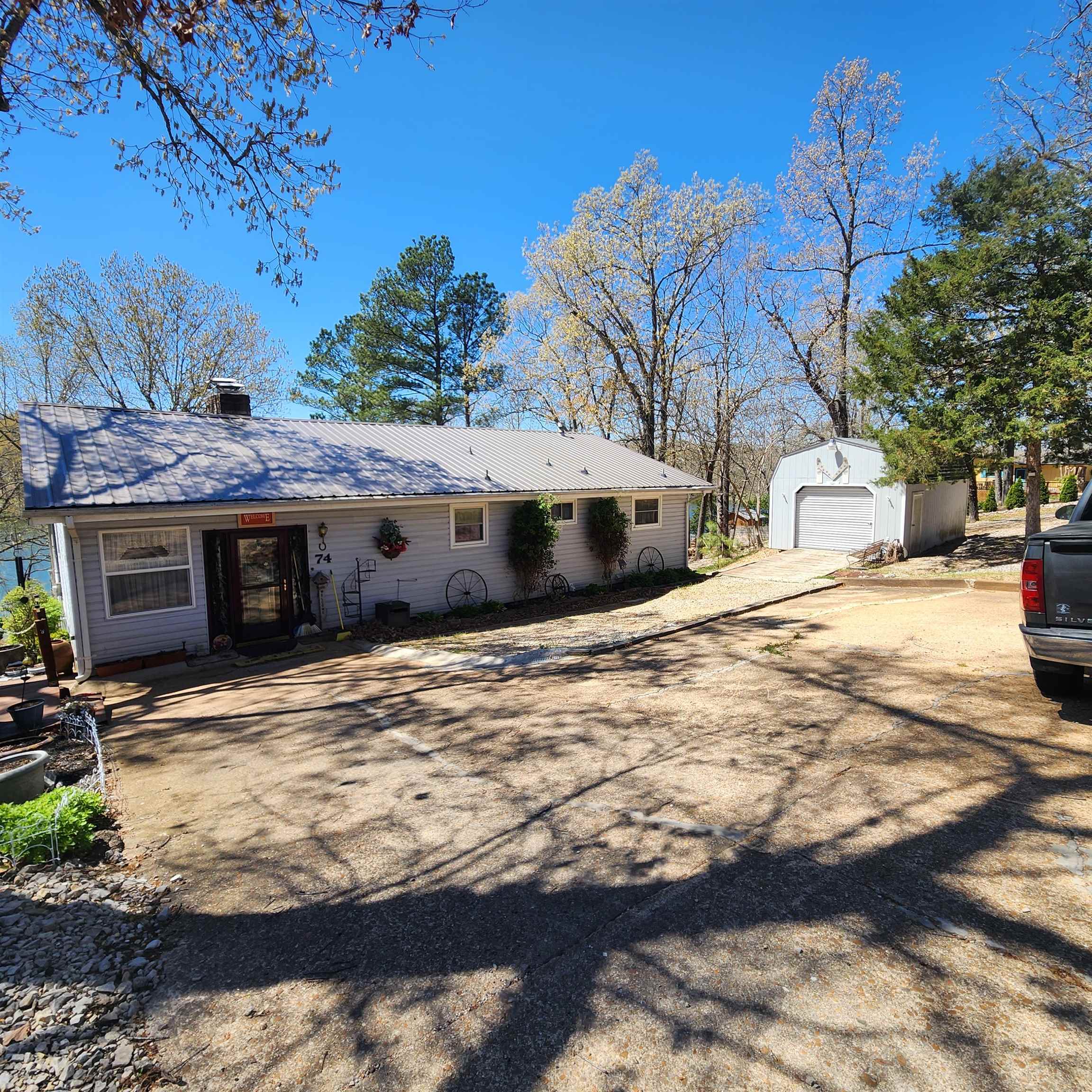 Navajo Second - Residential
