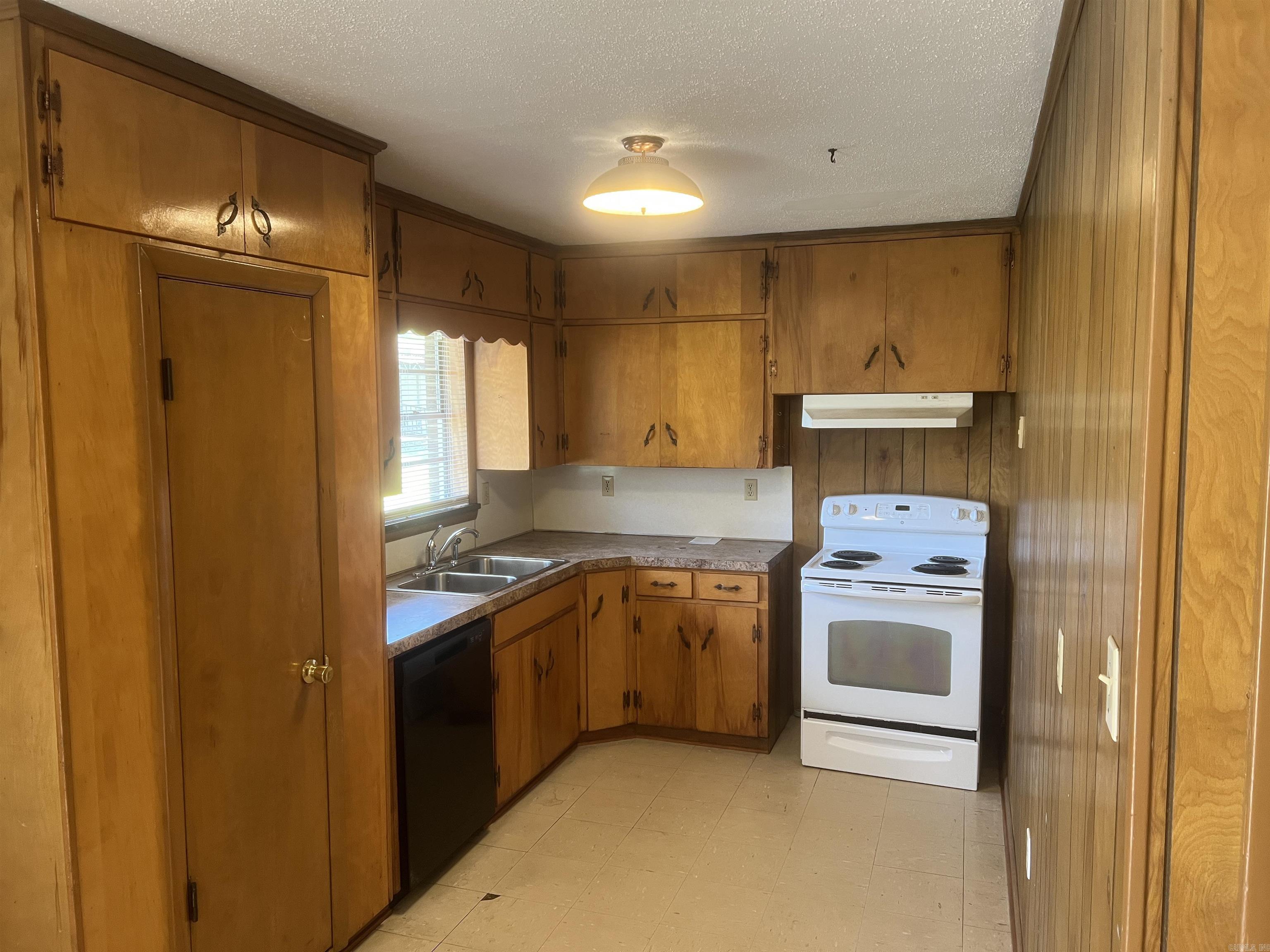 CONWAY MANOR - Residential