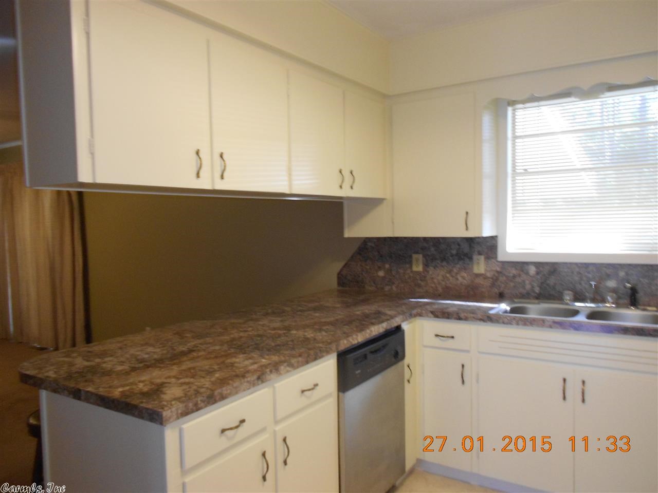 SECLUDED HILLS - Residential